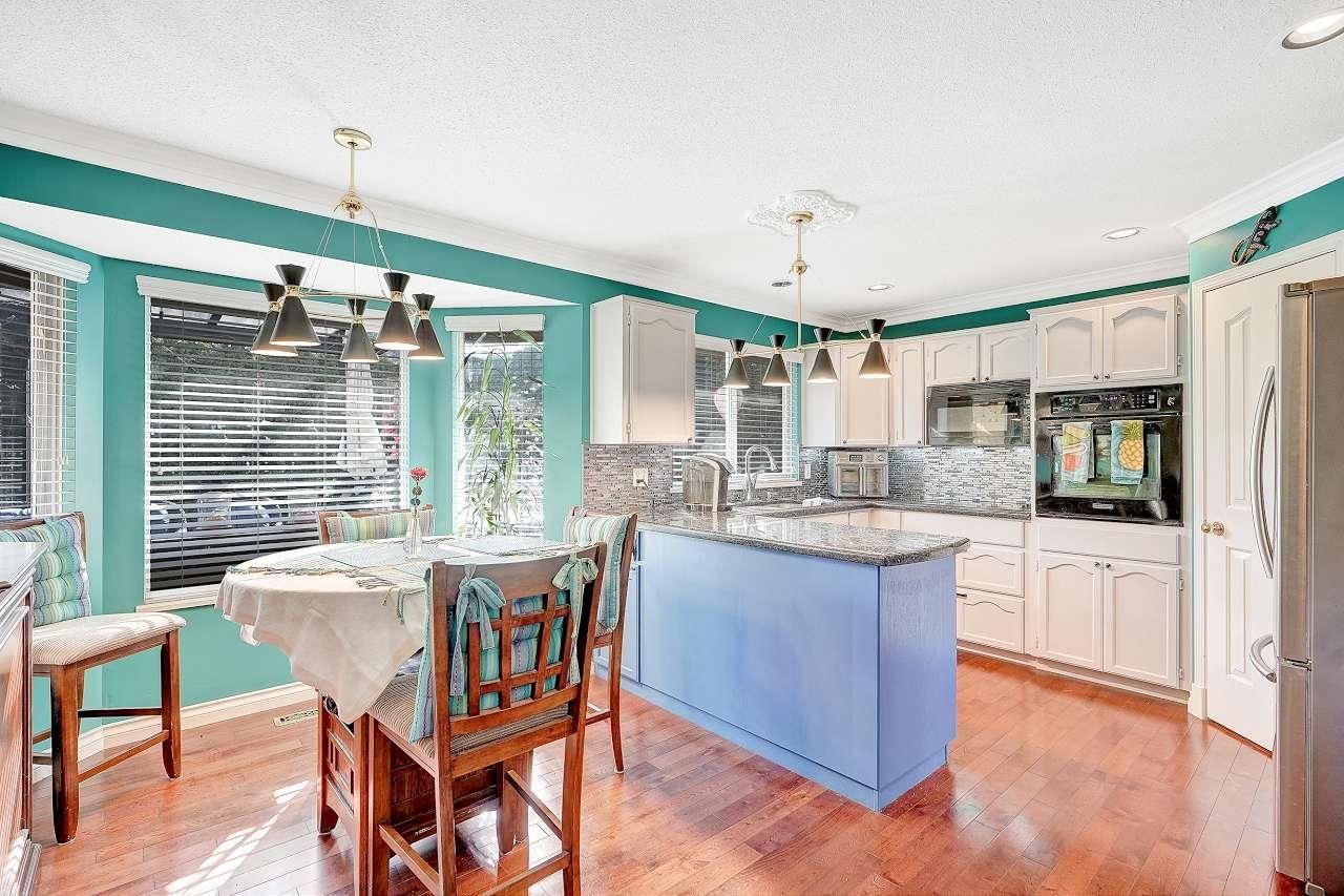 Listing Image 11