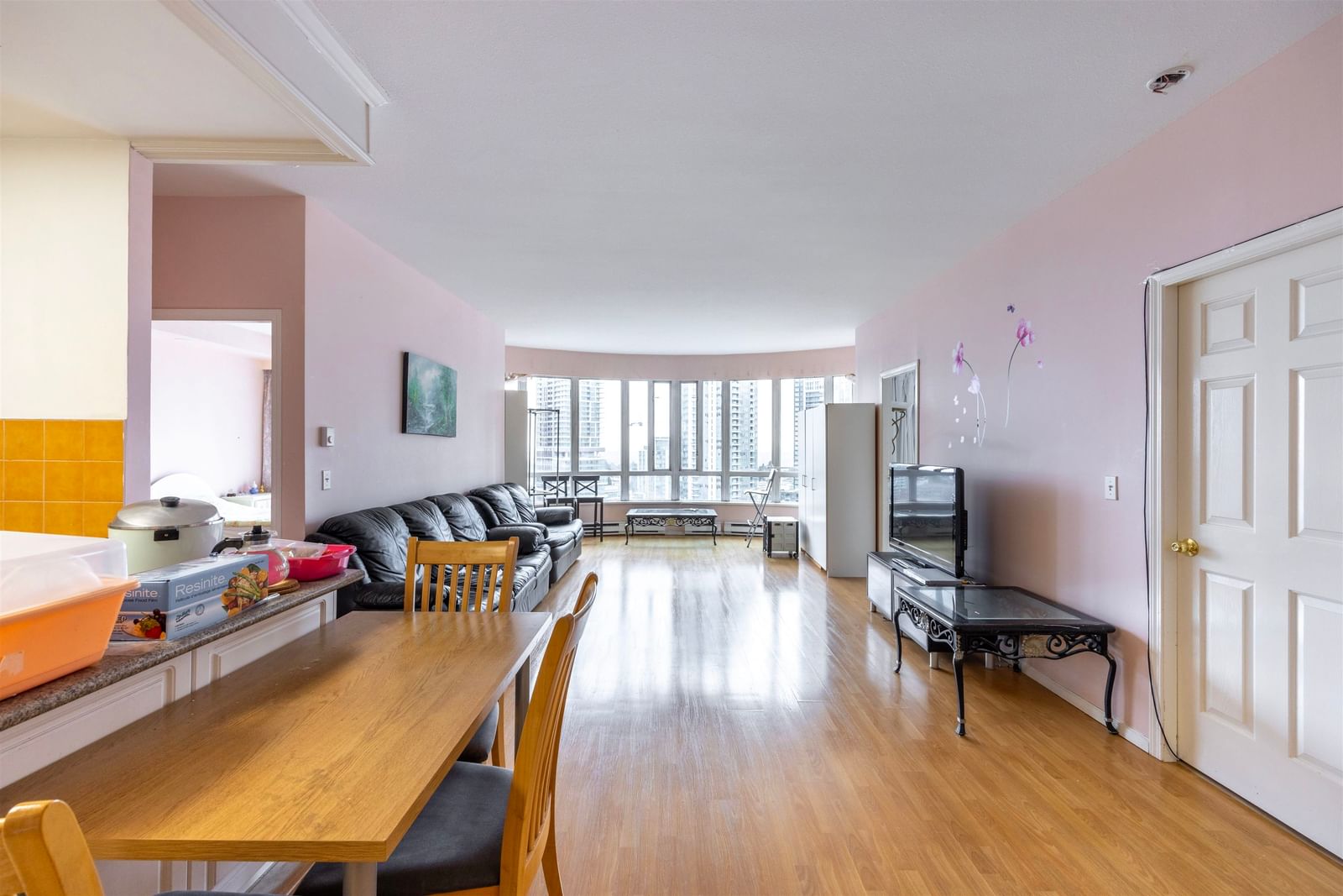 Listing Image 5