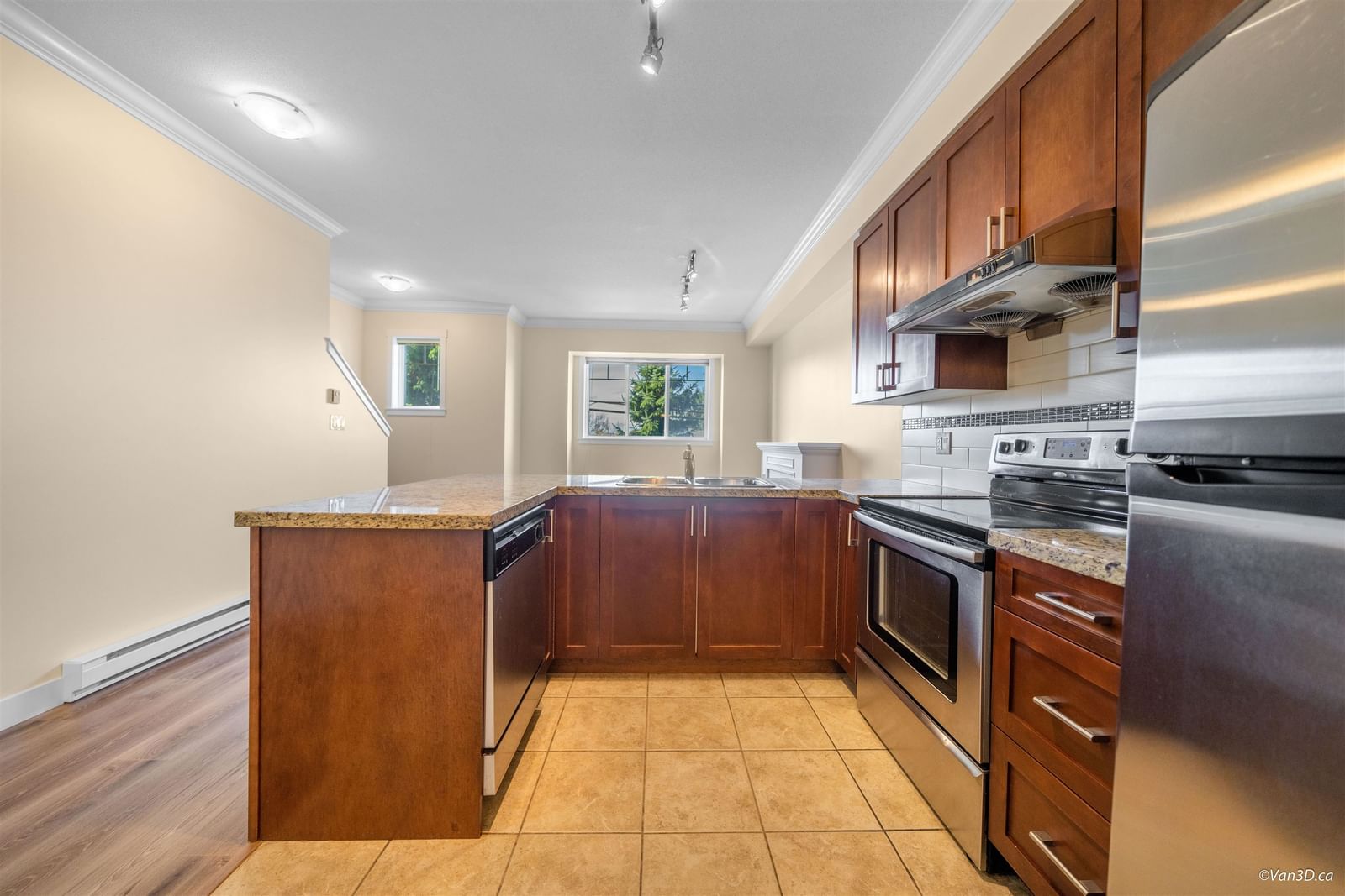 Listing Image 5