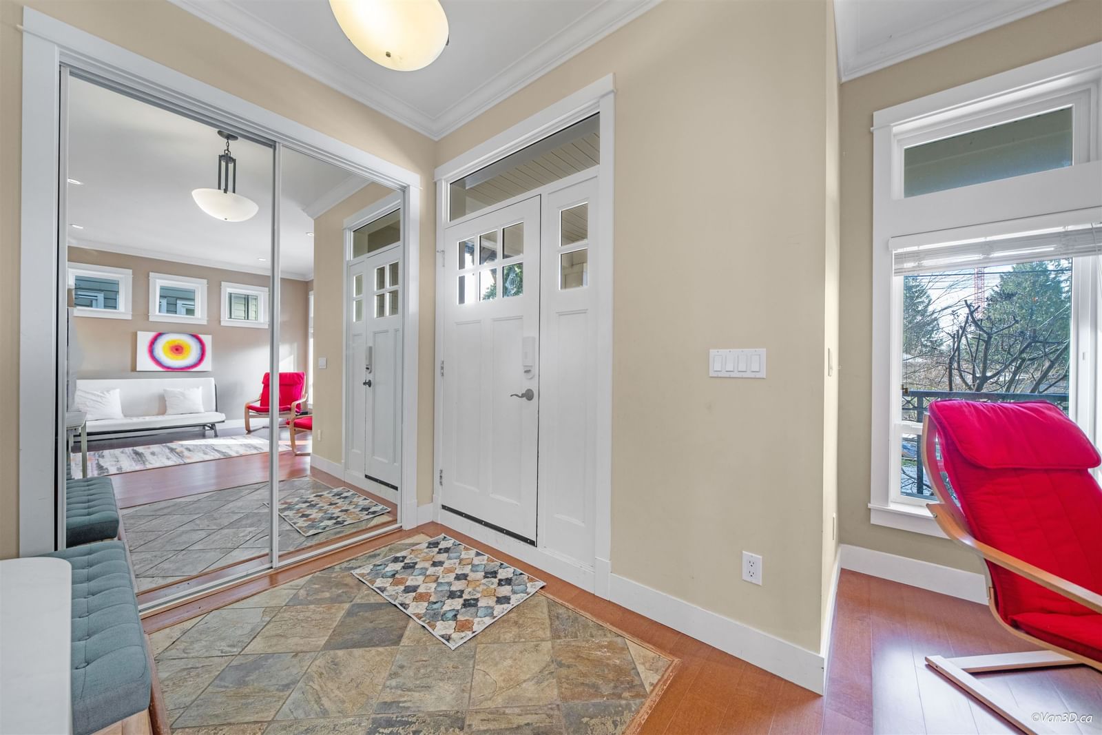 Listing Image 4