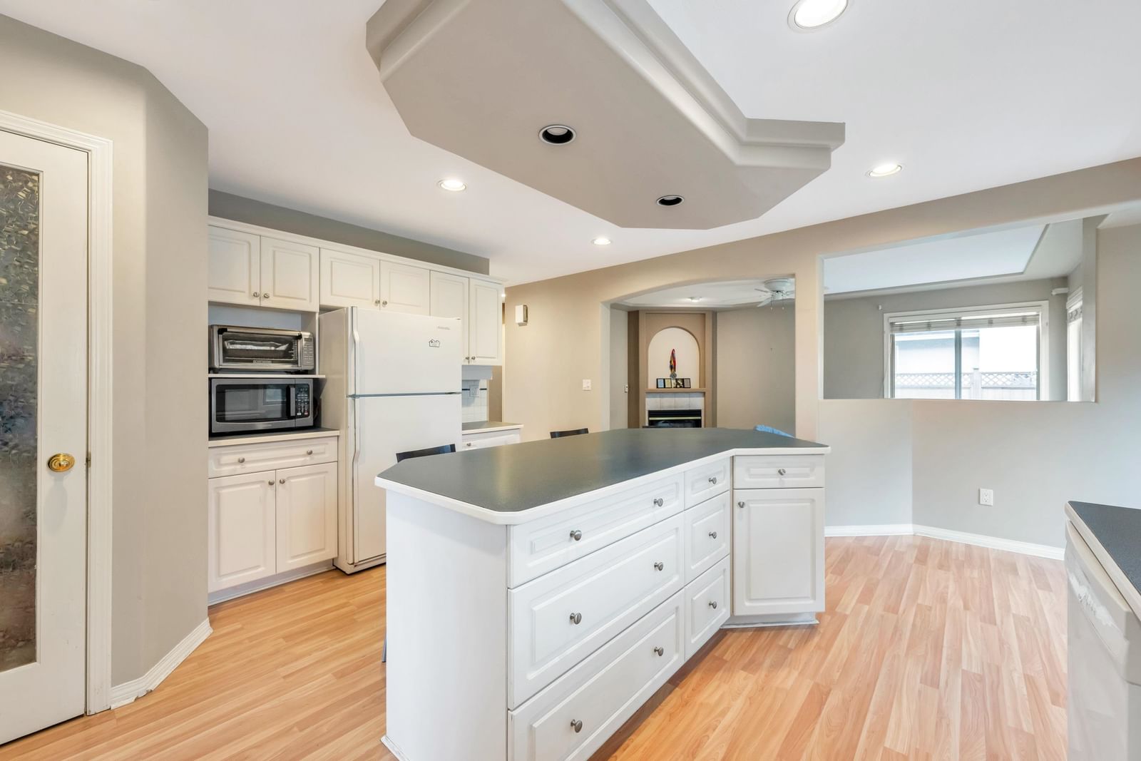 Listing Image 19