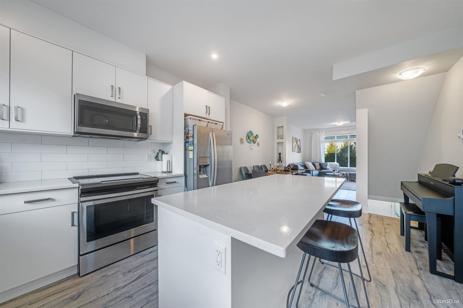 Listing Image 10