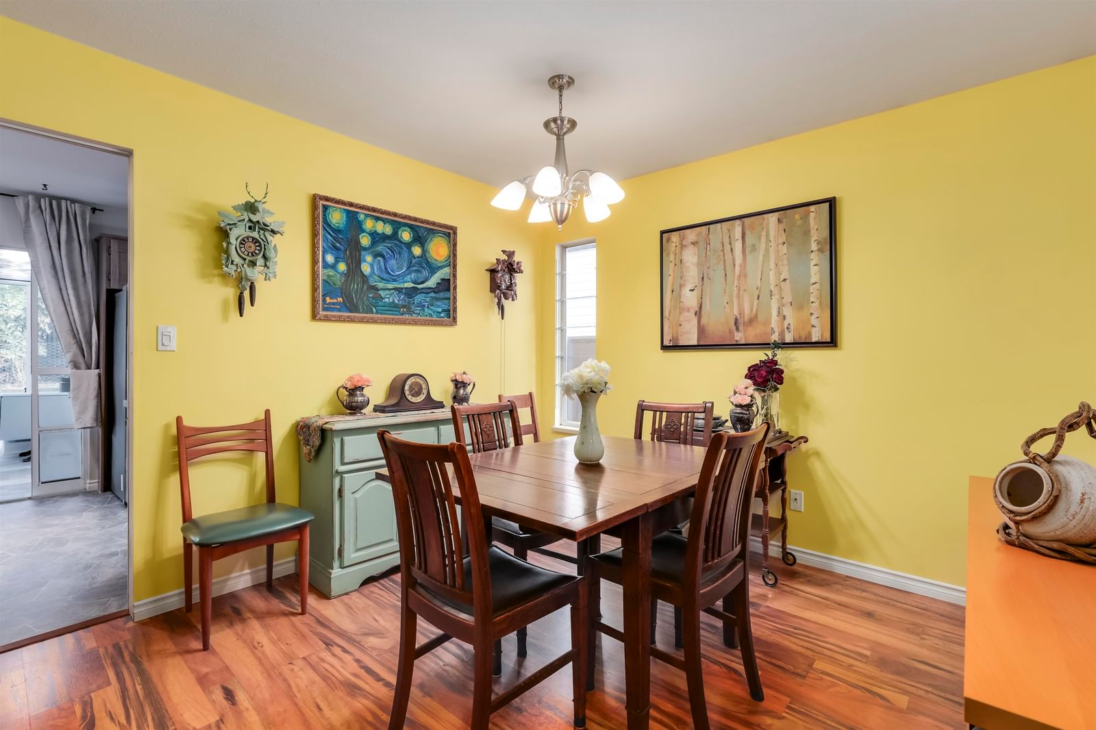 Listing Image 8