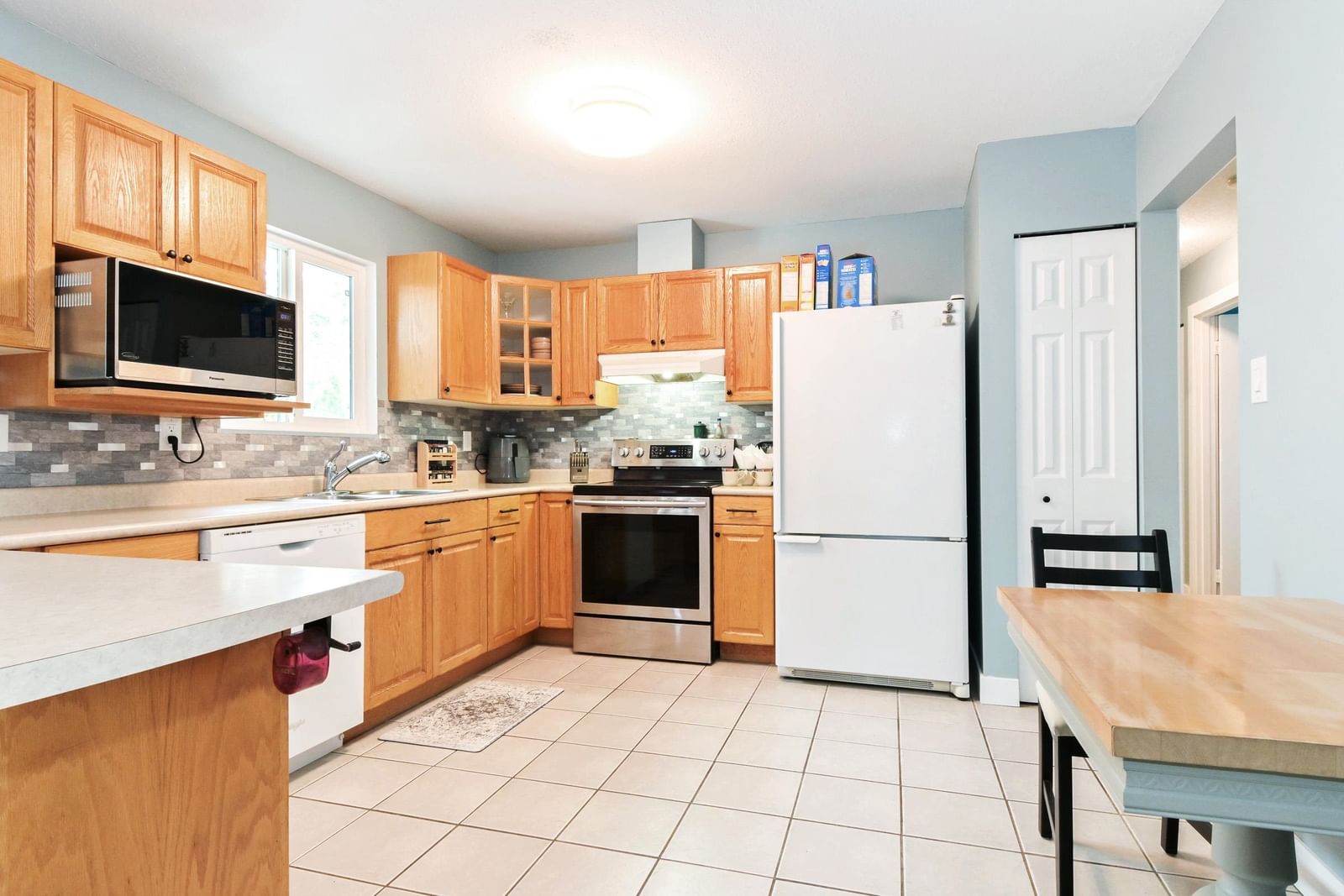 Listing Image 12
