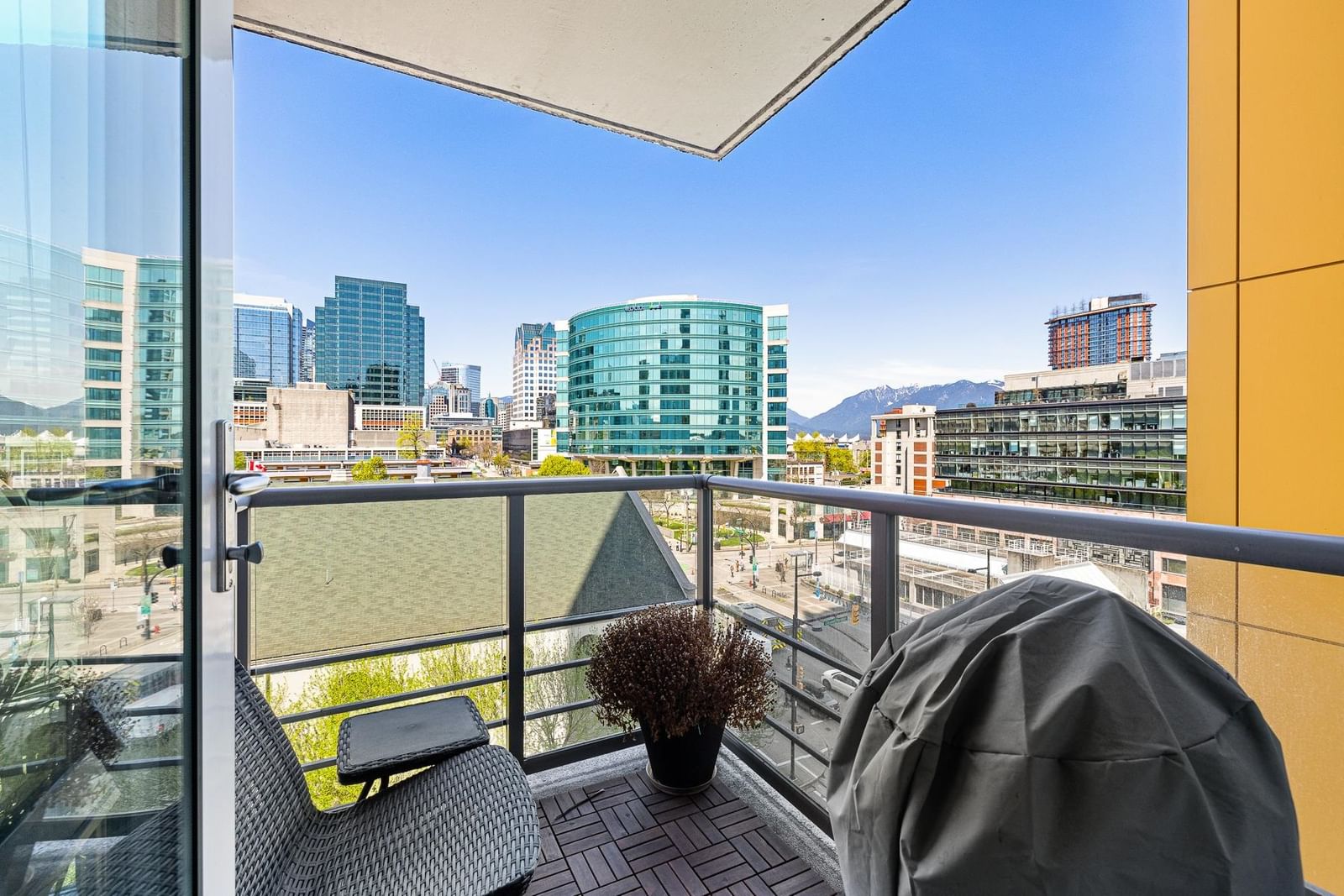 Listing Image 15