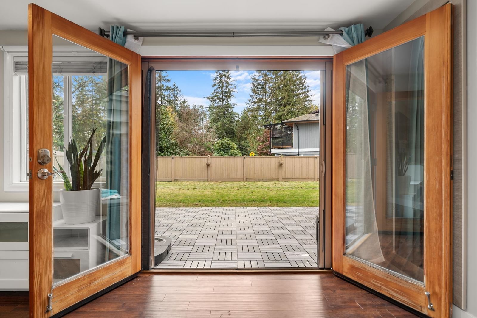 Listing Image 15