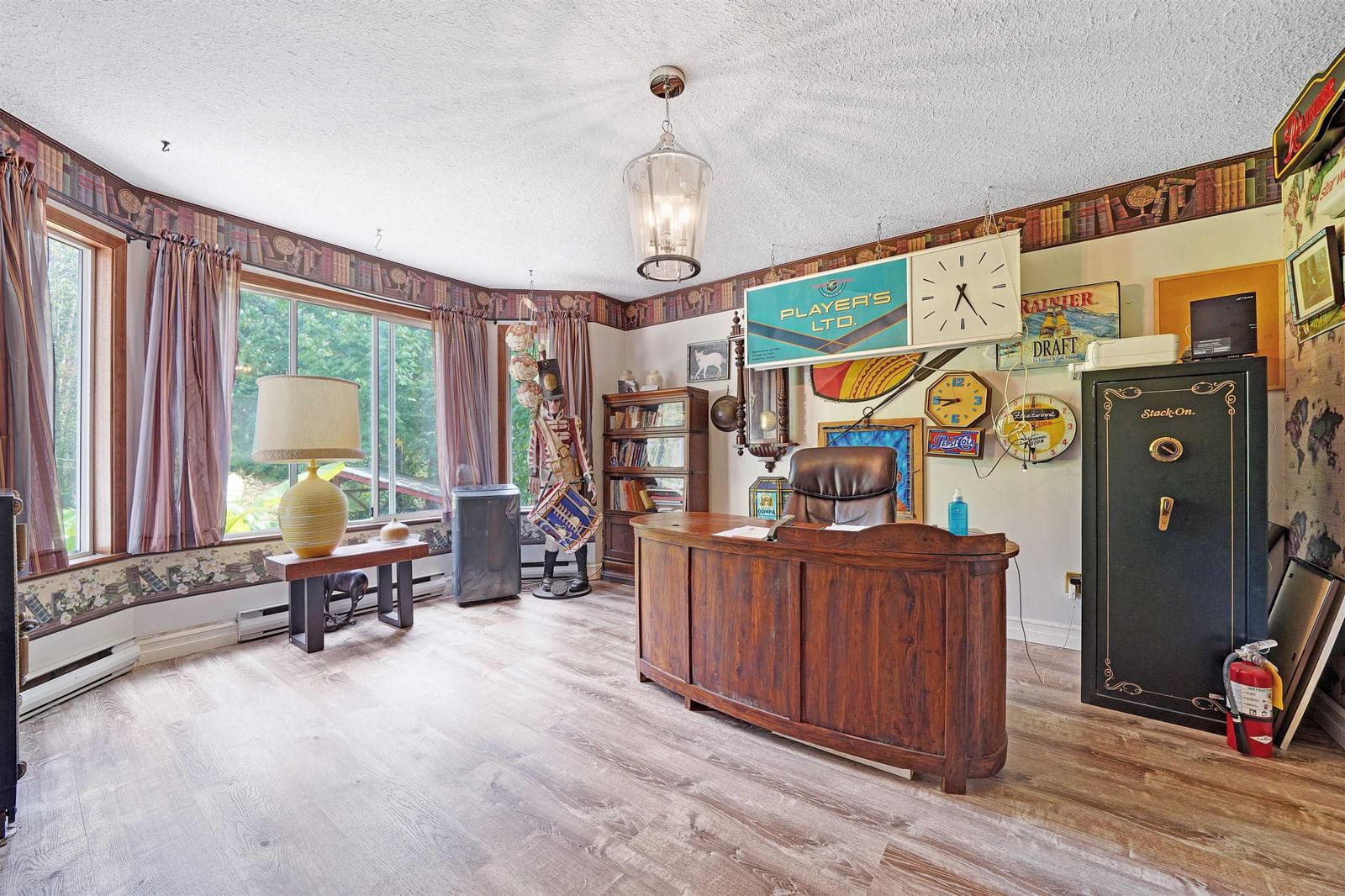 Listing Image 12