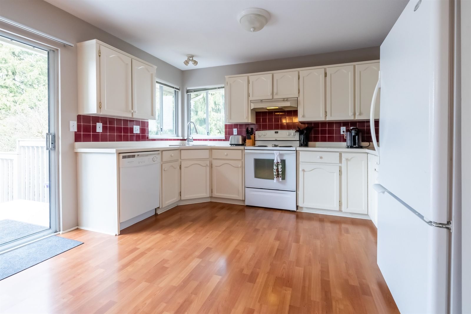 Listing Image 9