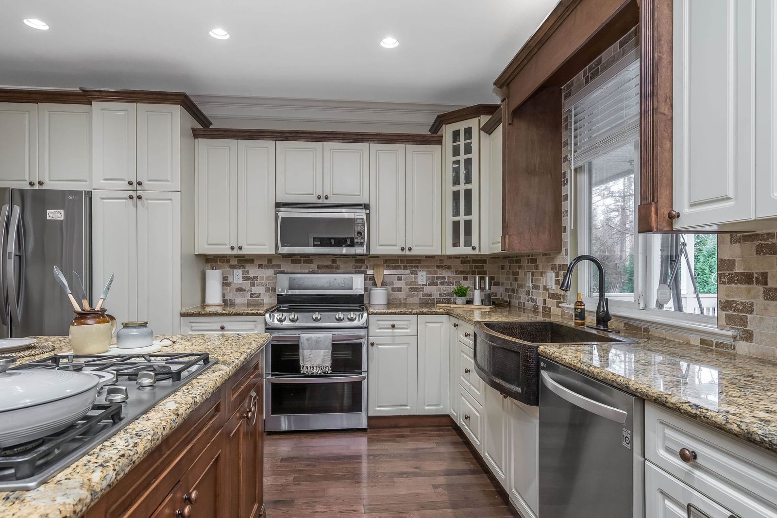 Listing Image 15