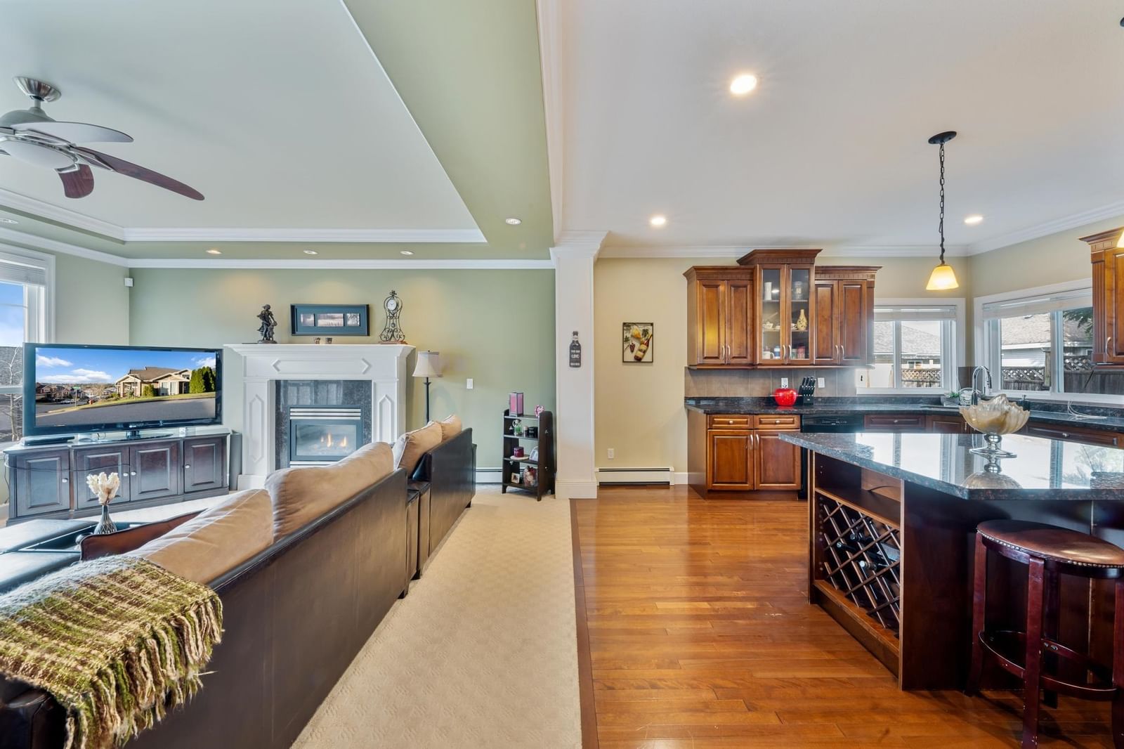 Listing Image 15