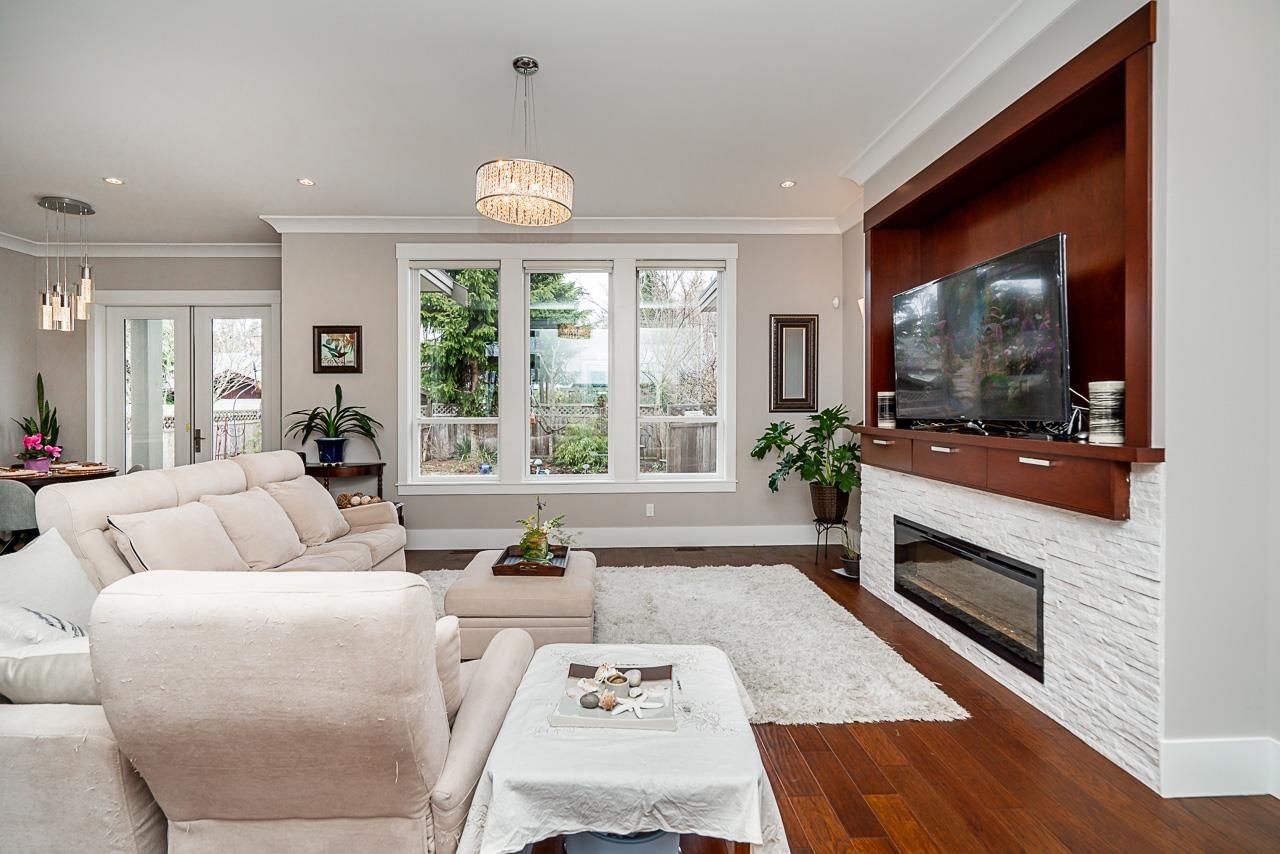 Listing Image 10