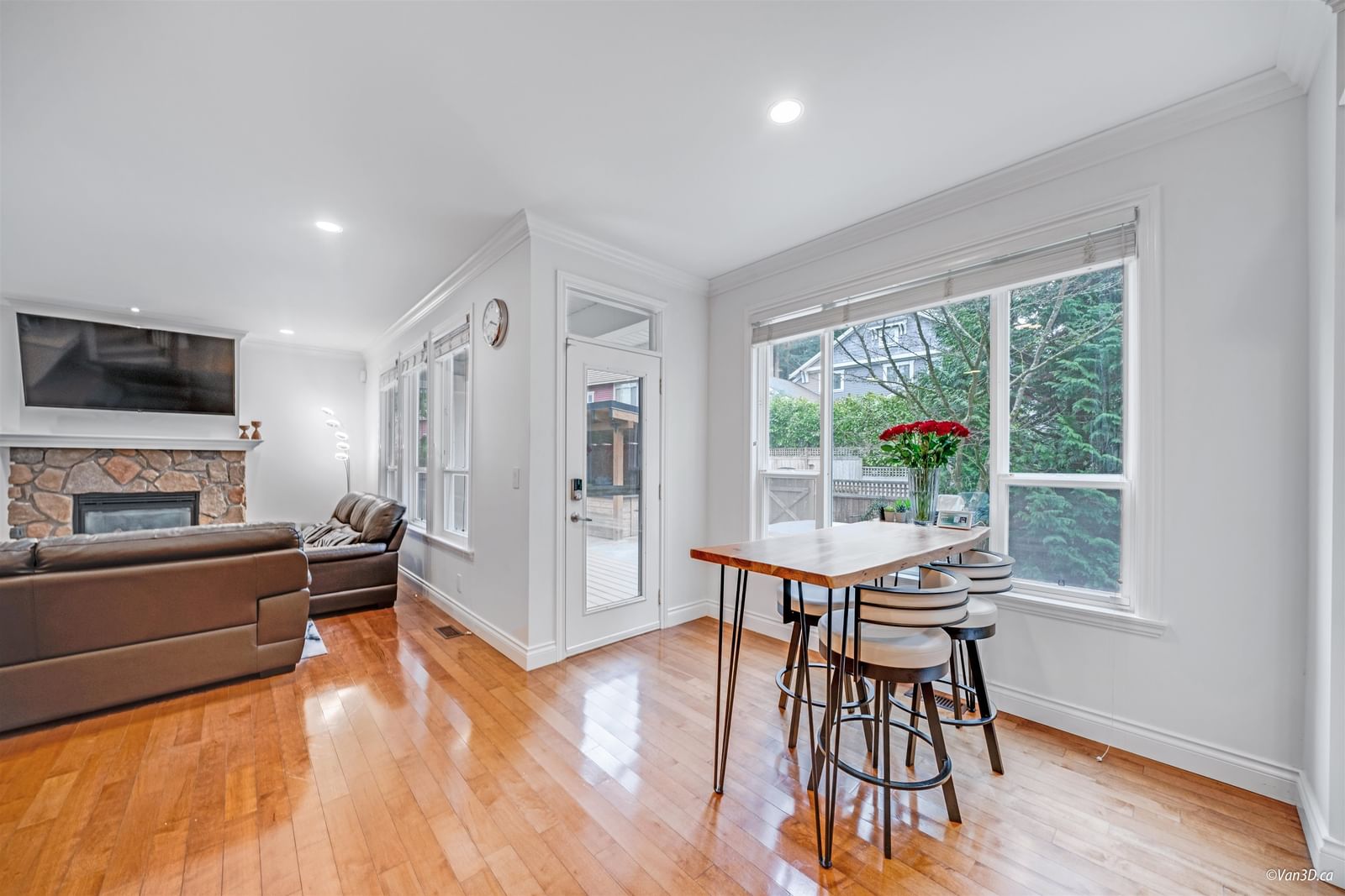 Listing Image 12