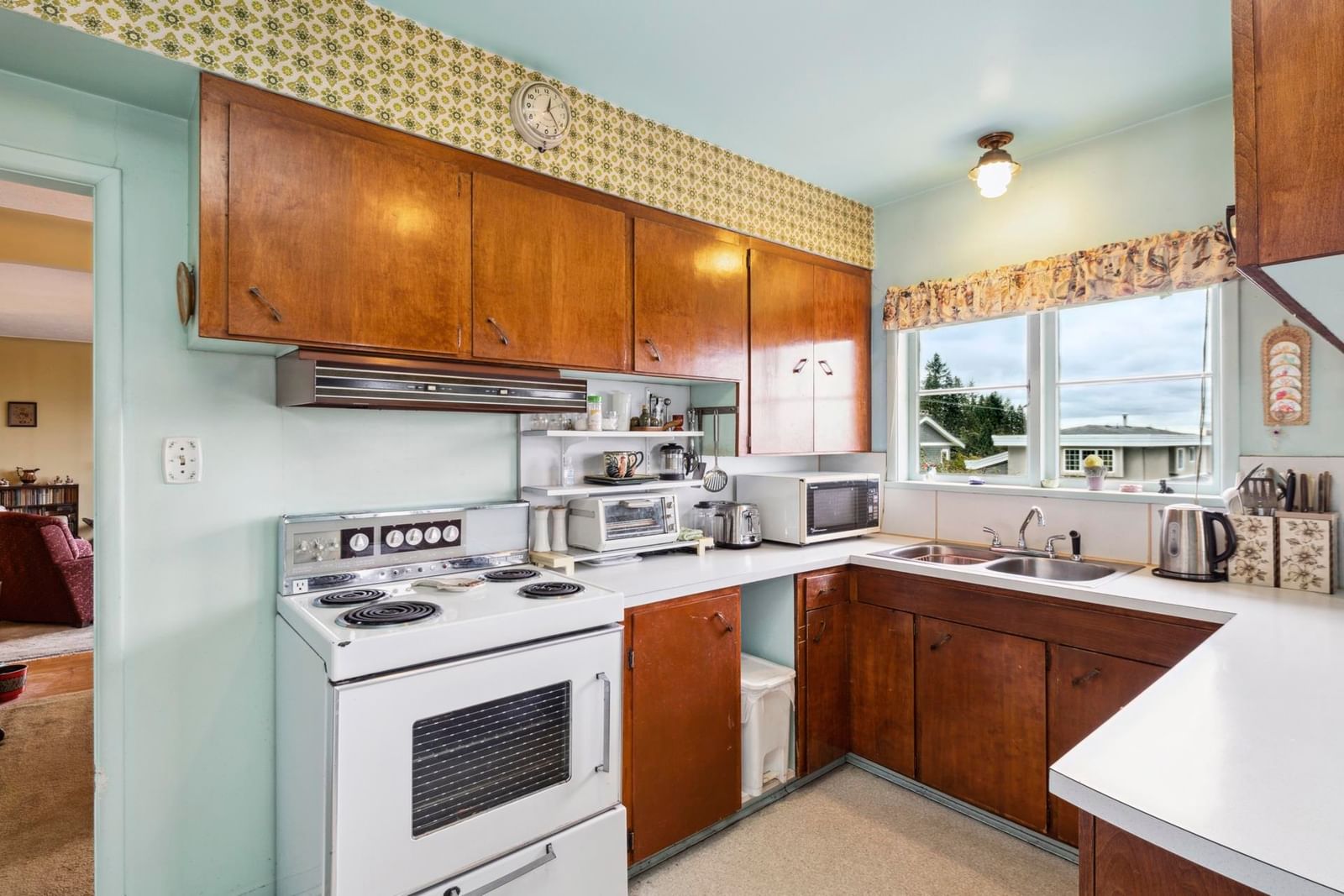 Listing Image 11