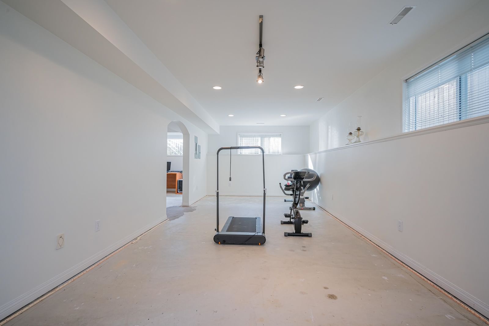 Listing Image 32