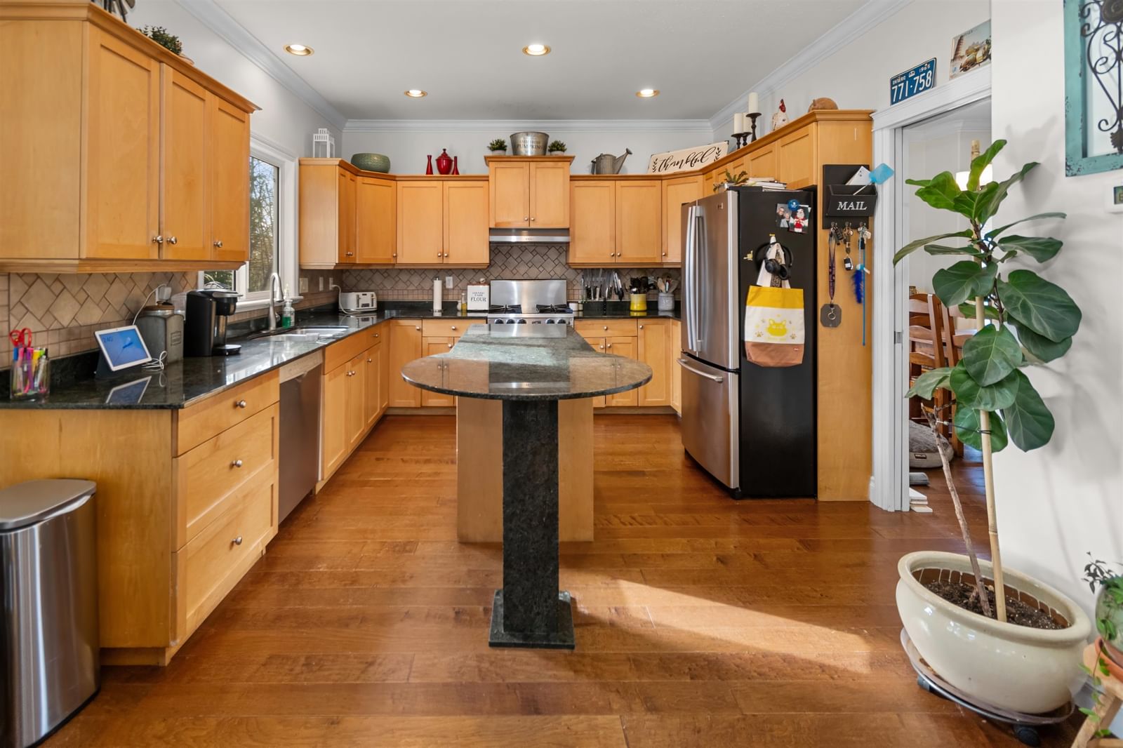 Listing Image 3