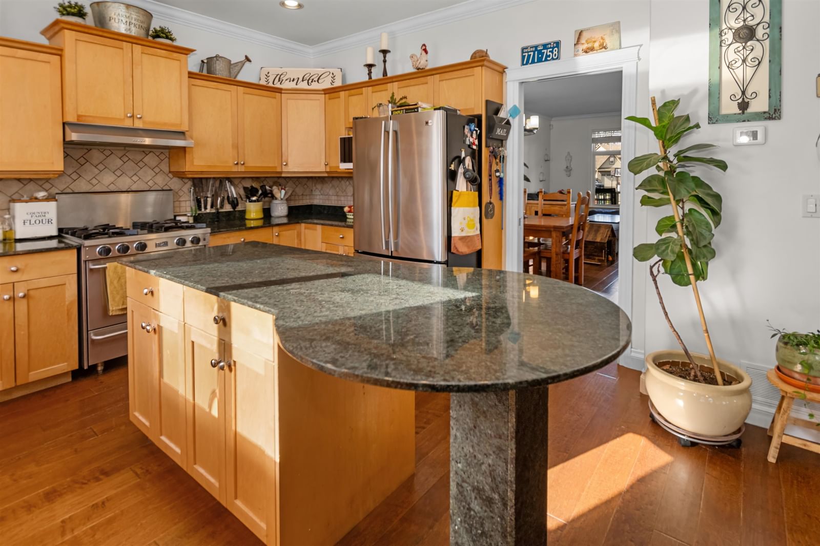 Listing Image 5