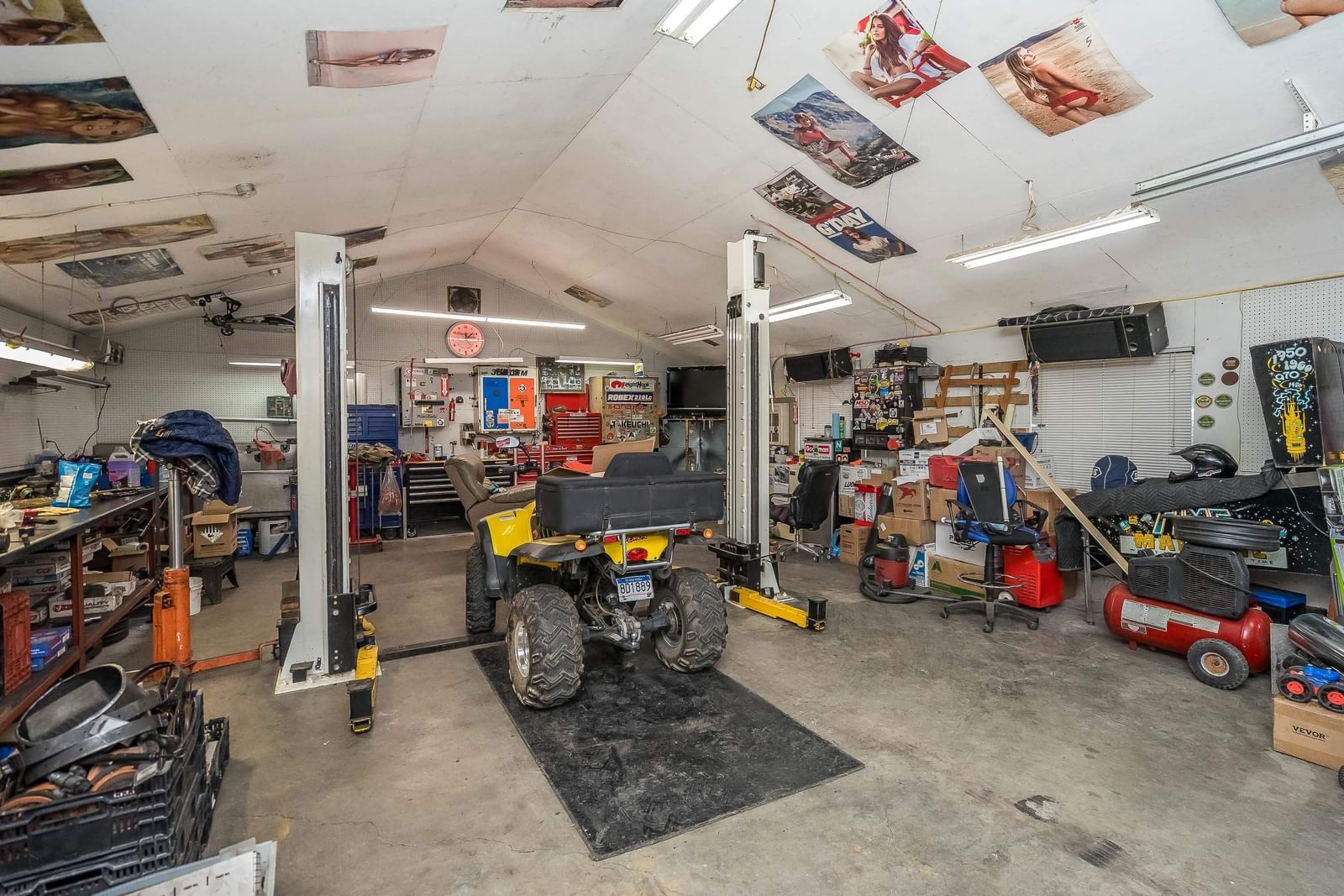 Listing Image 12