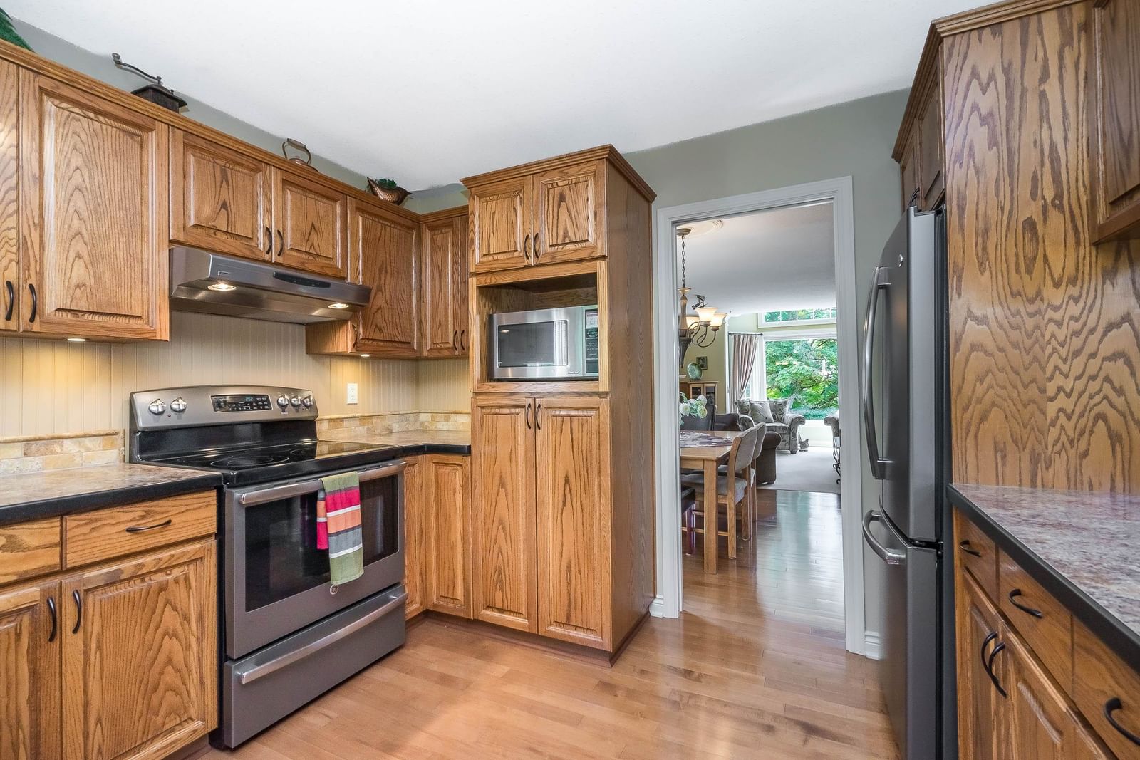 Listing Image 12