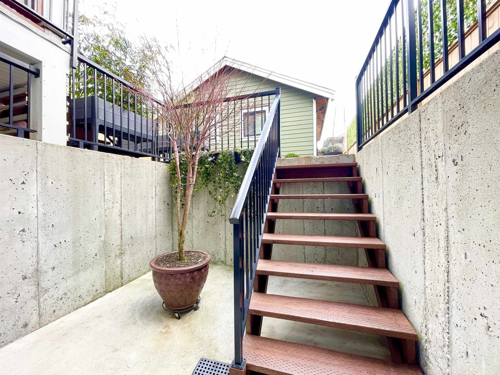Listing Image 20