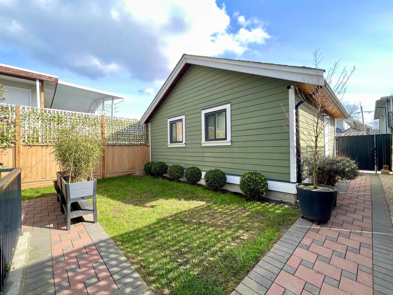 Listing Image 21