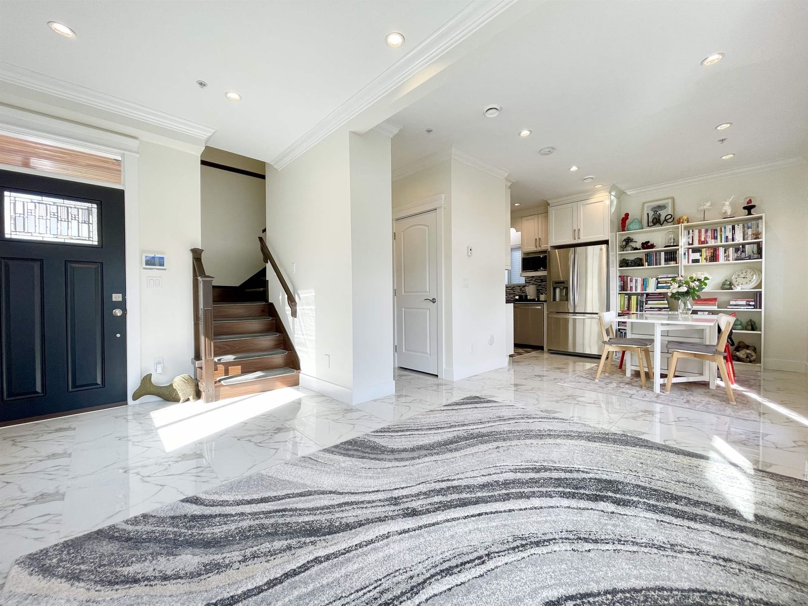 Listing Image 5