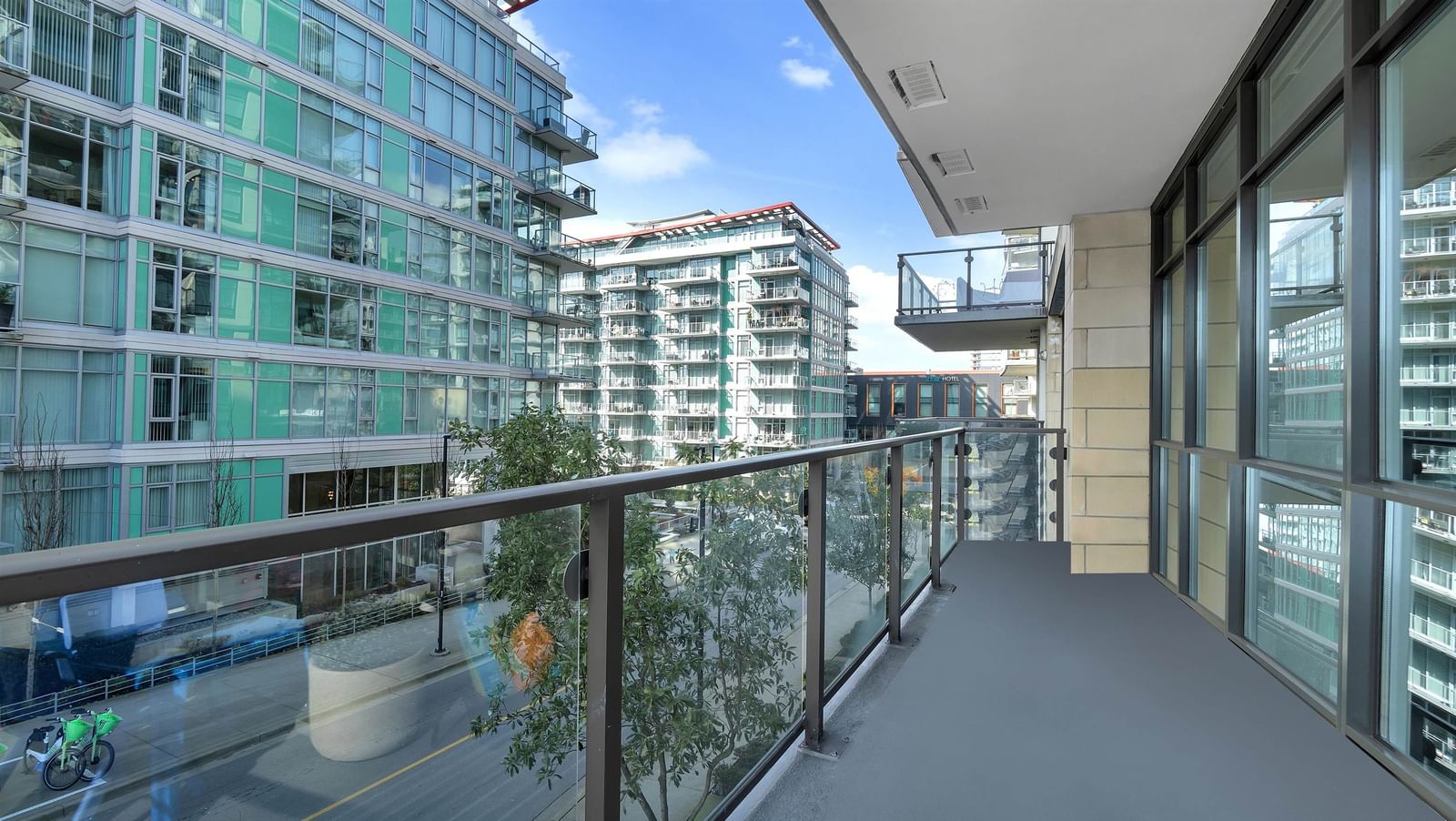 Listing Image 11