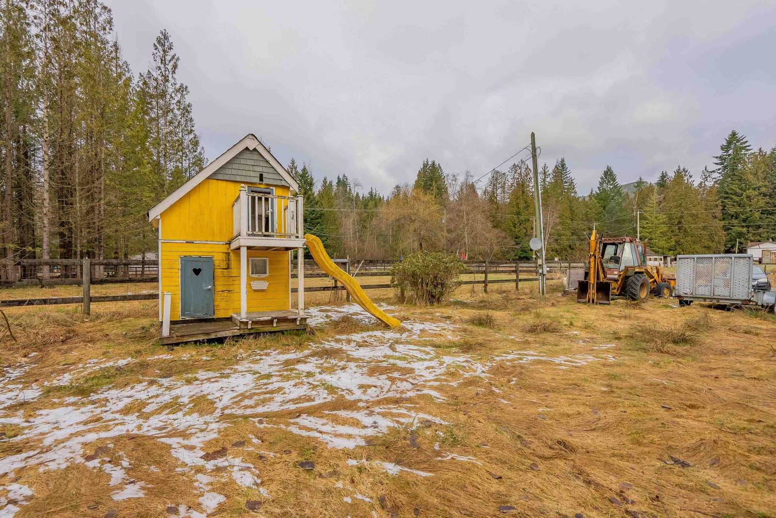 Listing Image 4