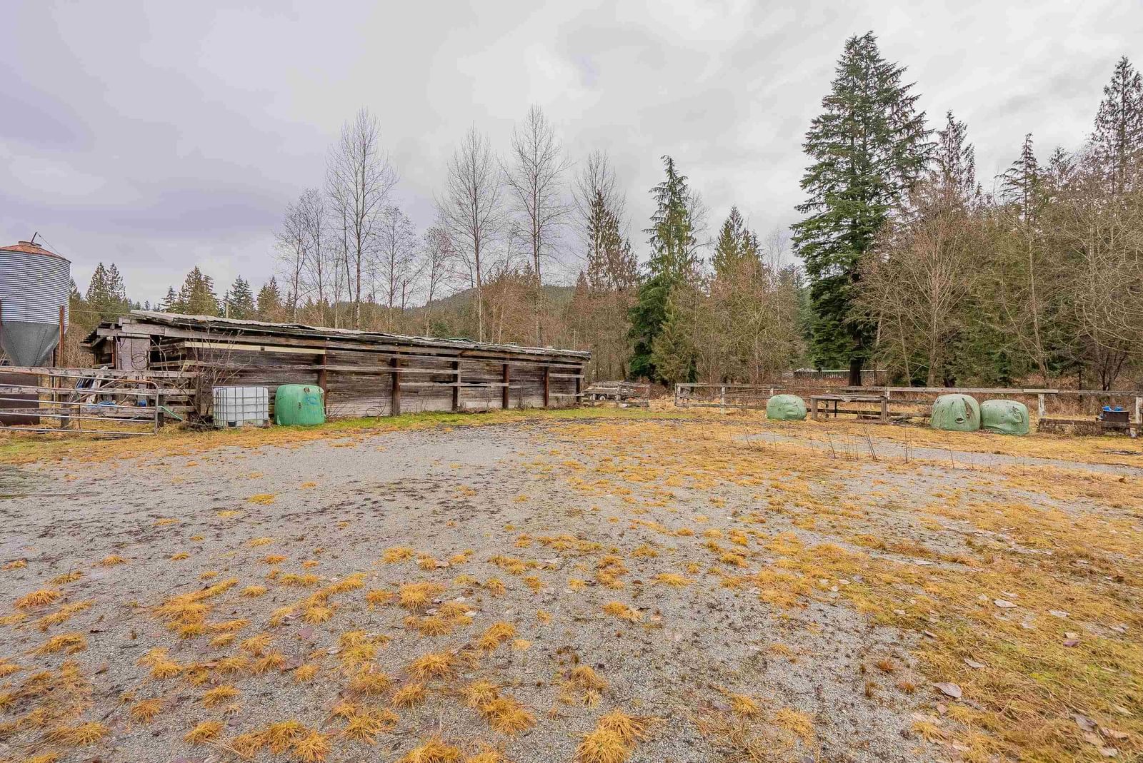 Listing Image 8