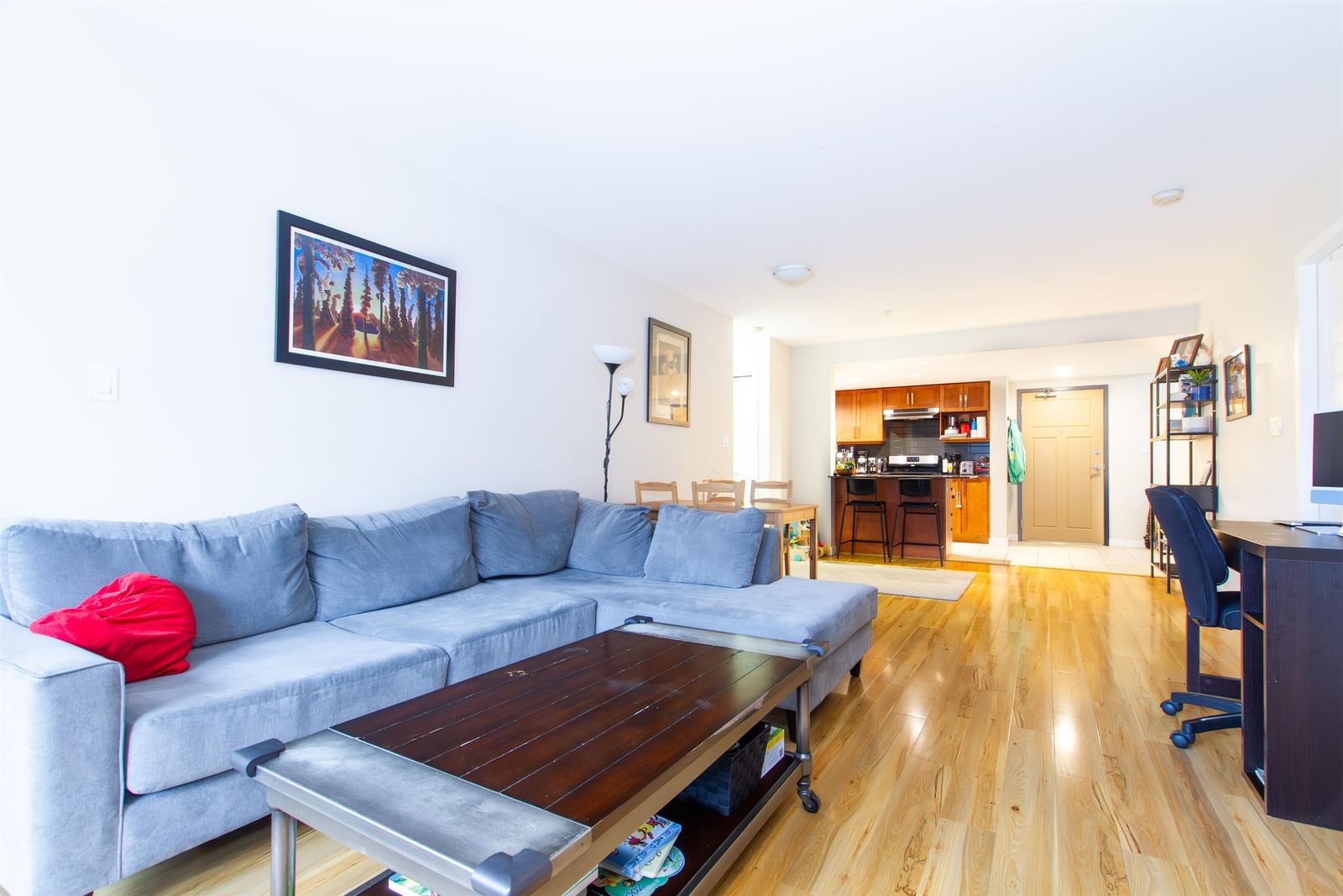 Listing Image 3