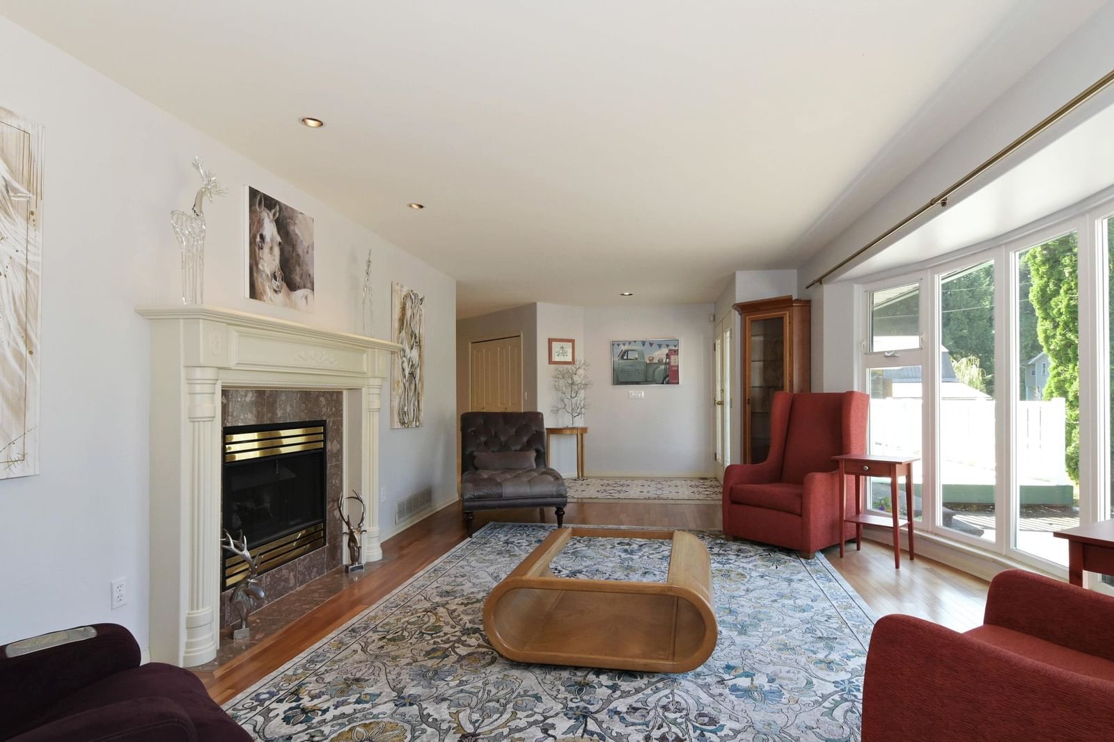 Listing Image 8