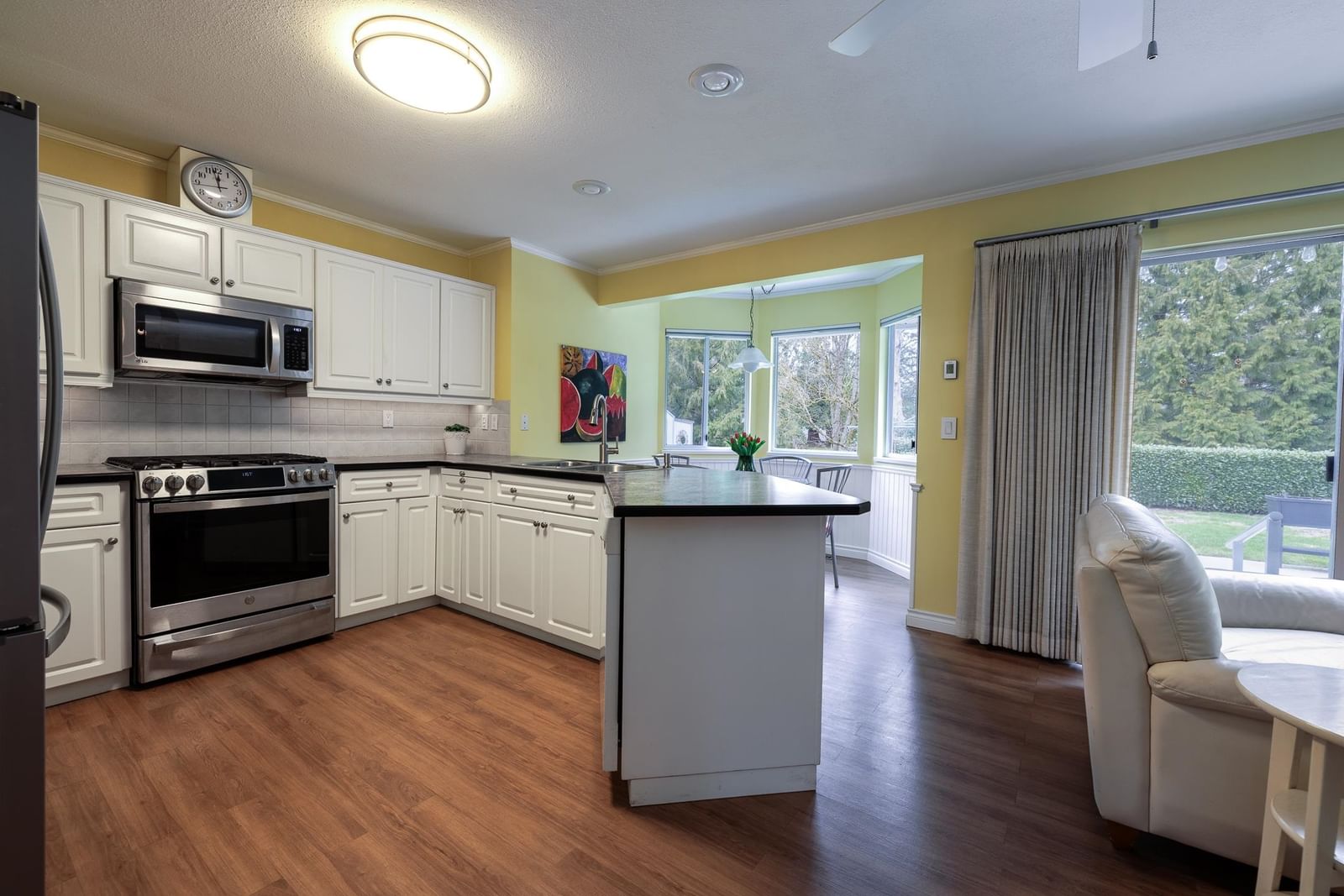 Listing Image 11