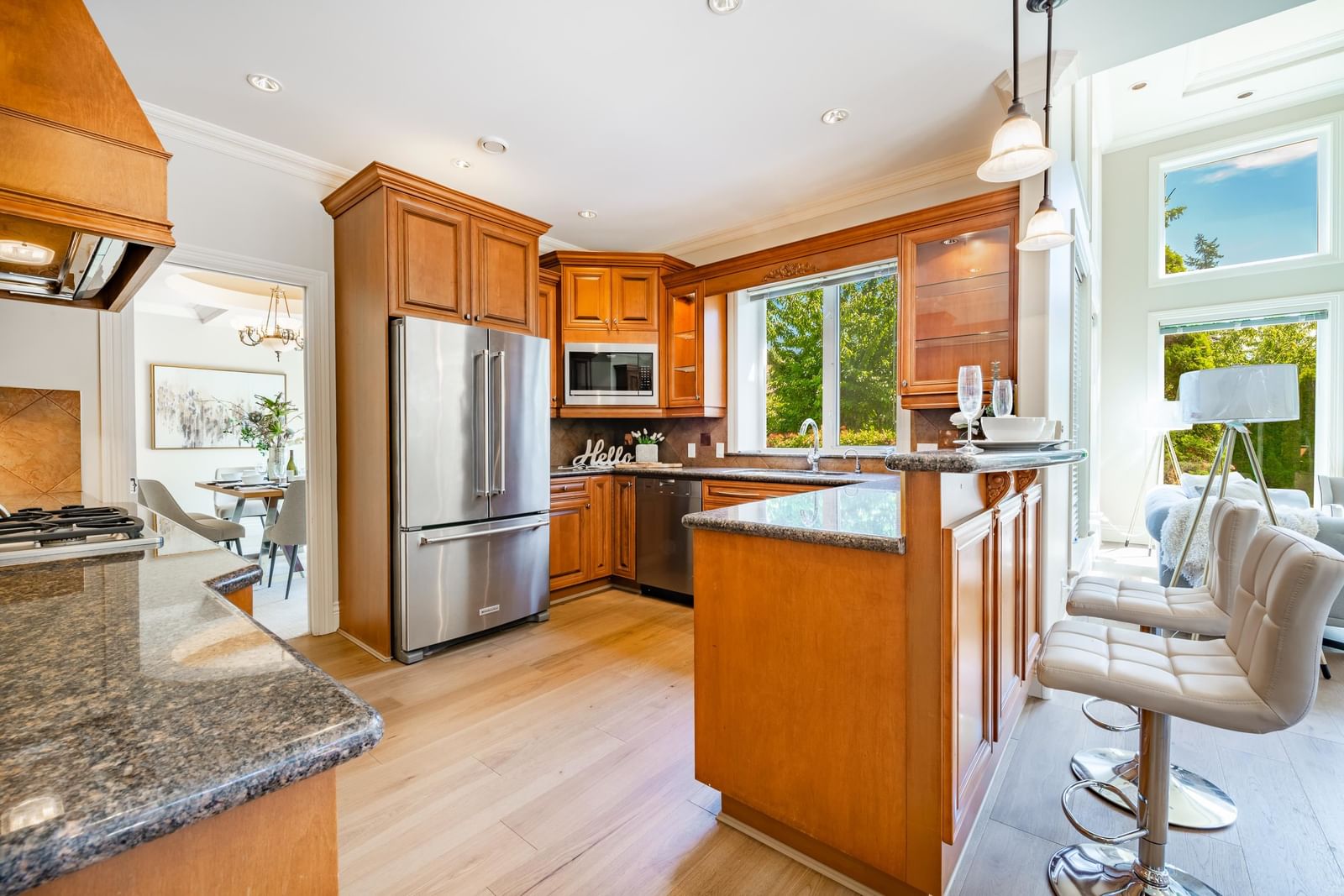 Listing Image 10
