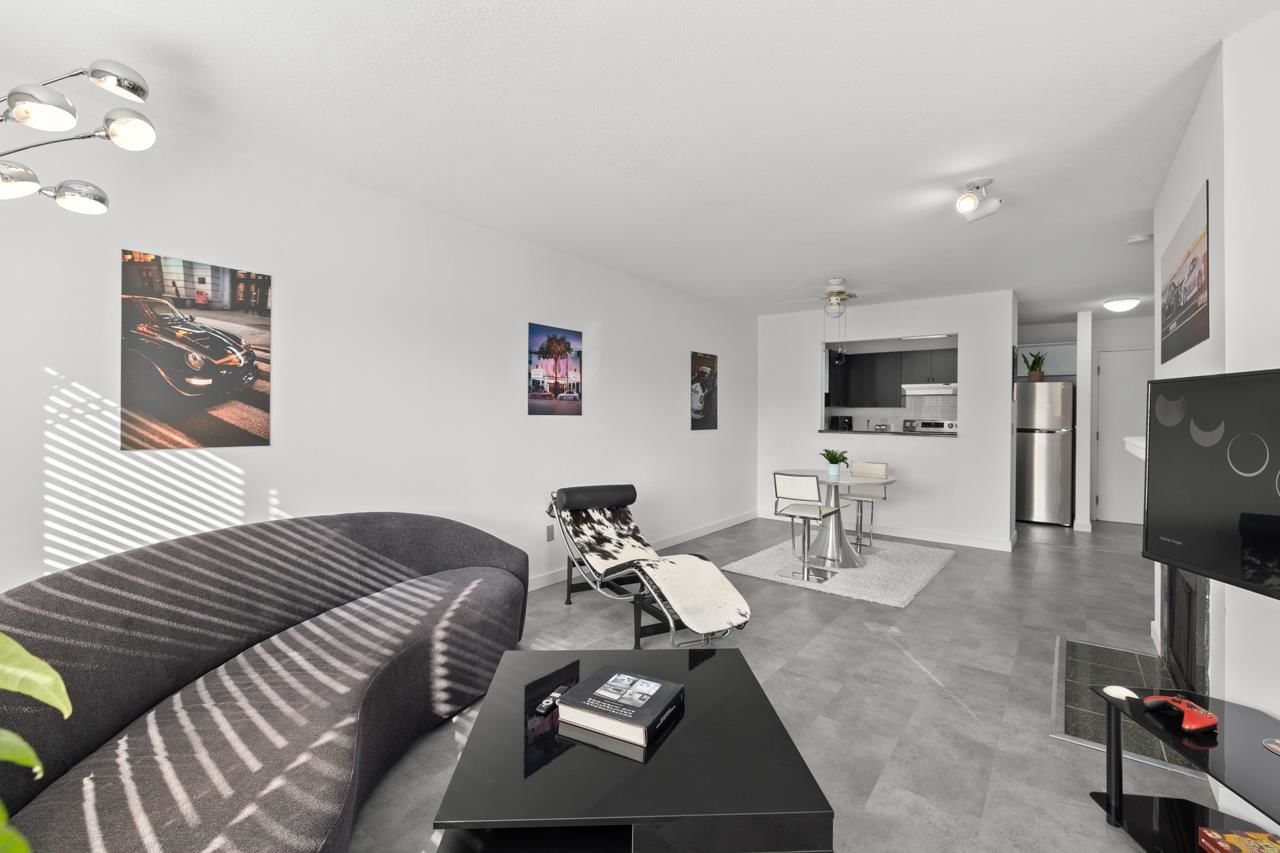 Listing Image 6
