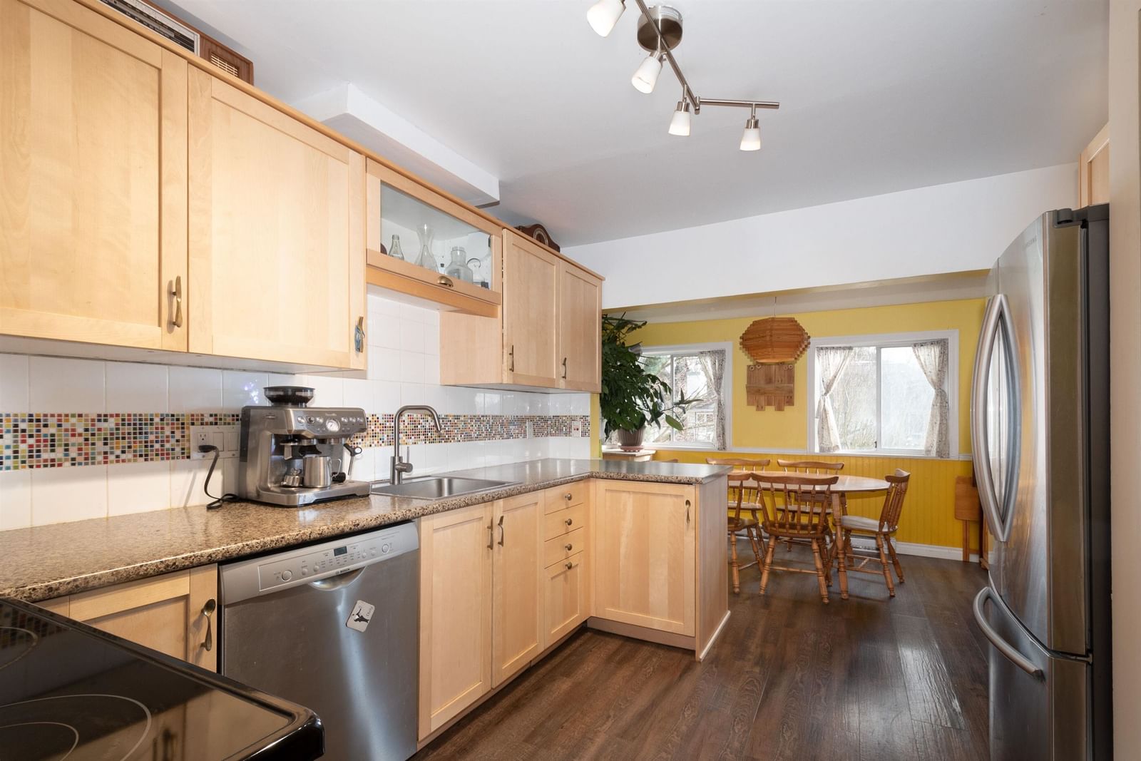 Listing Image 10