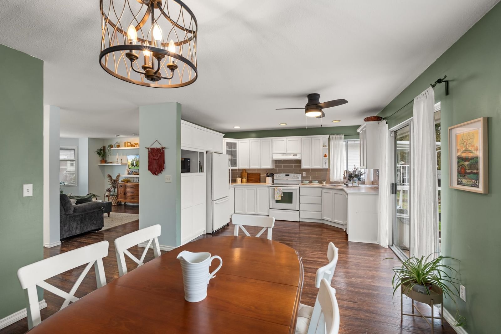 Listing Image 10