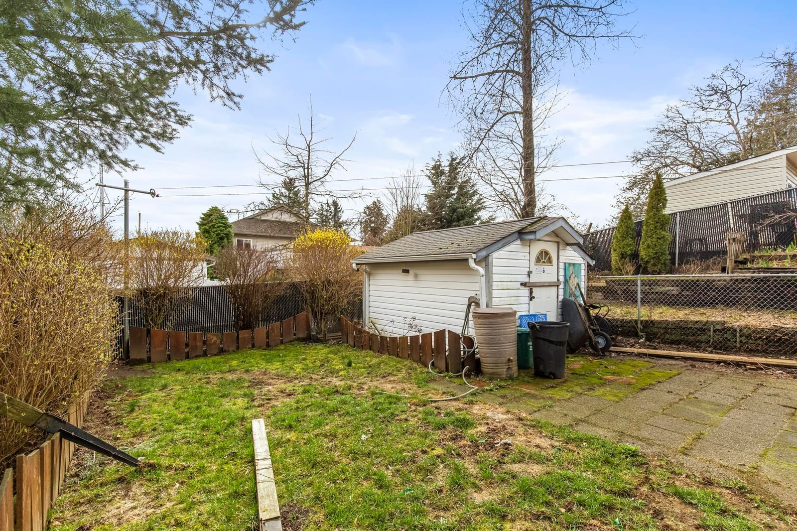 Listing Image 6