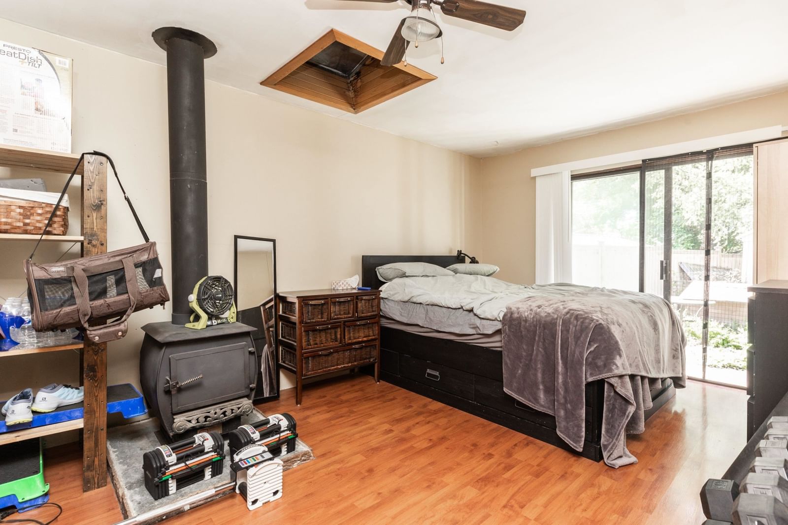 Listing Image 12
