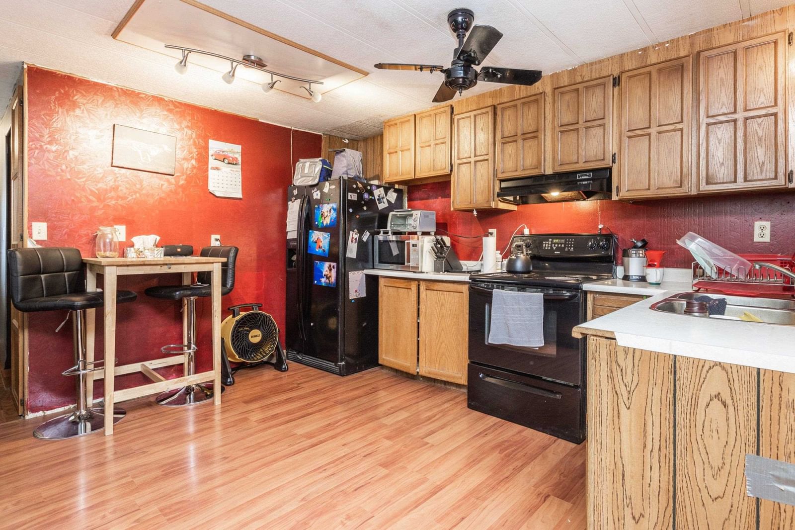 Listing Image 9