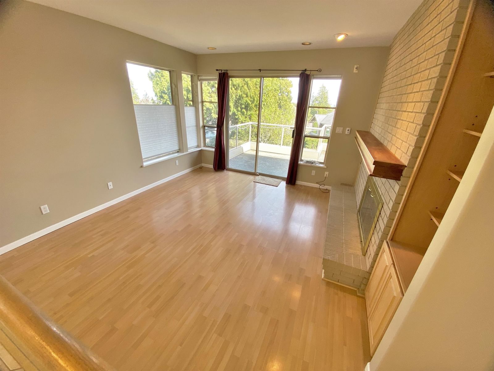 Listing Image 6