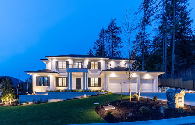 3115 Chestnut Crescent