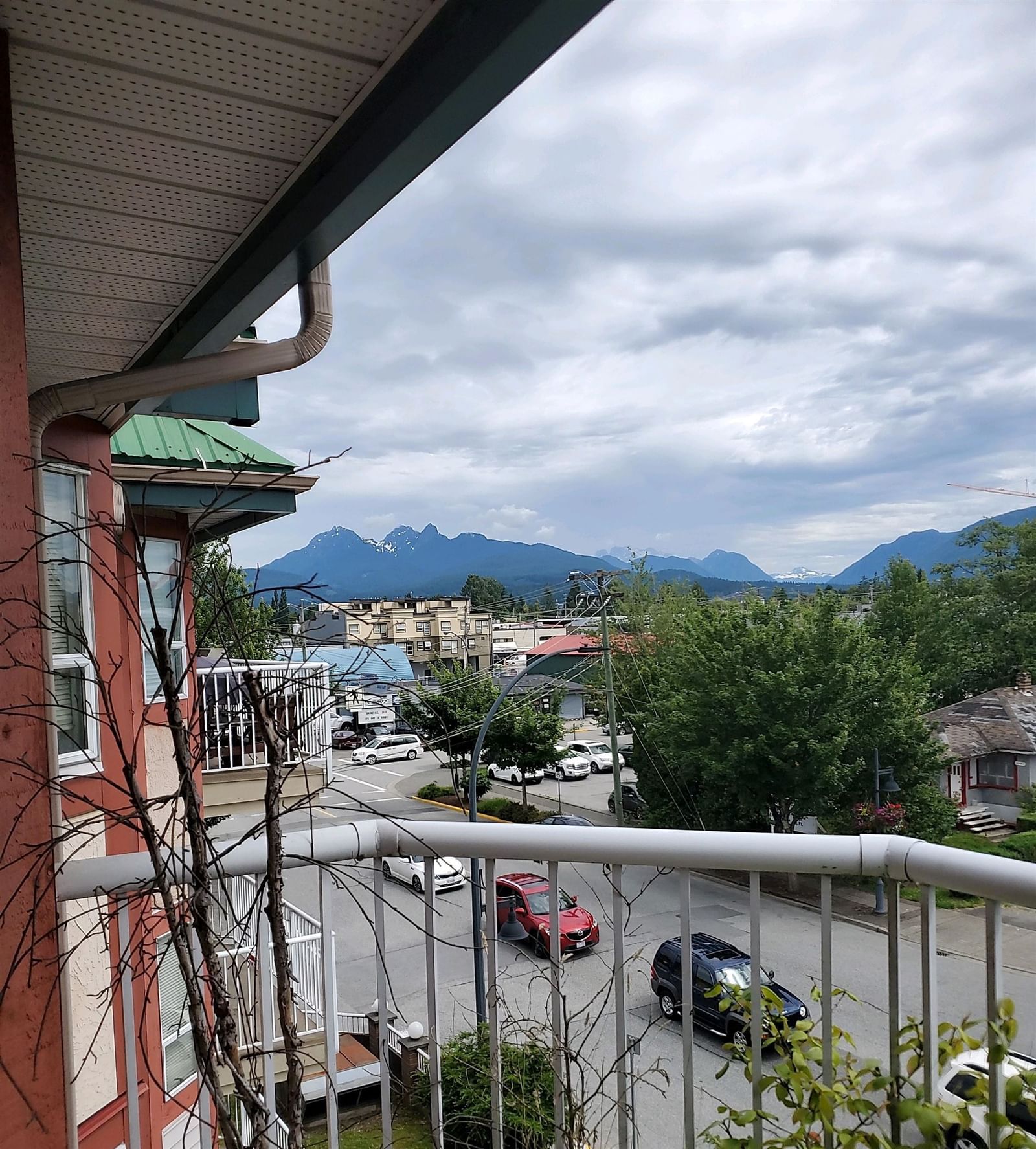 Listing Image 6