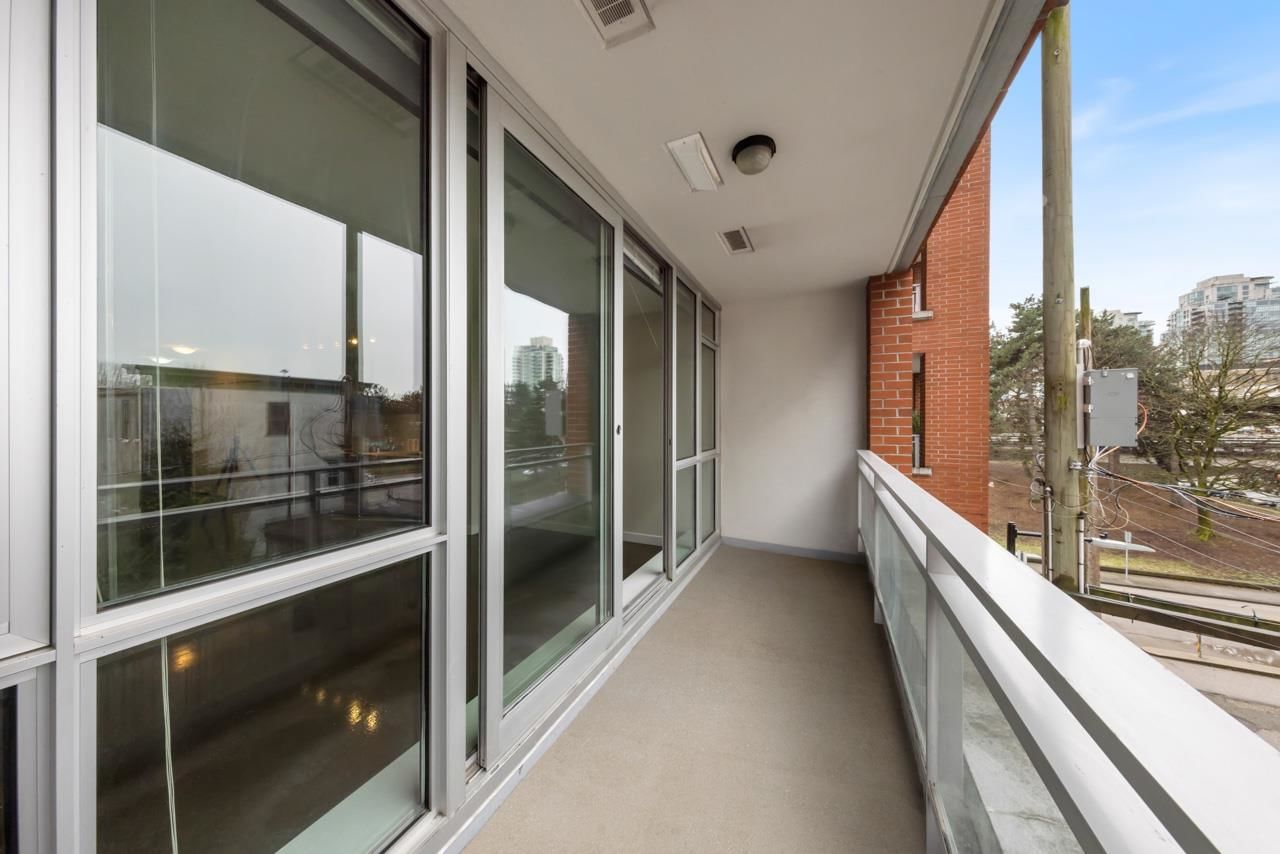 Listing Image 11