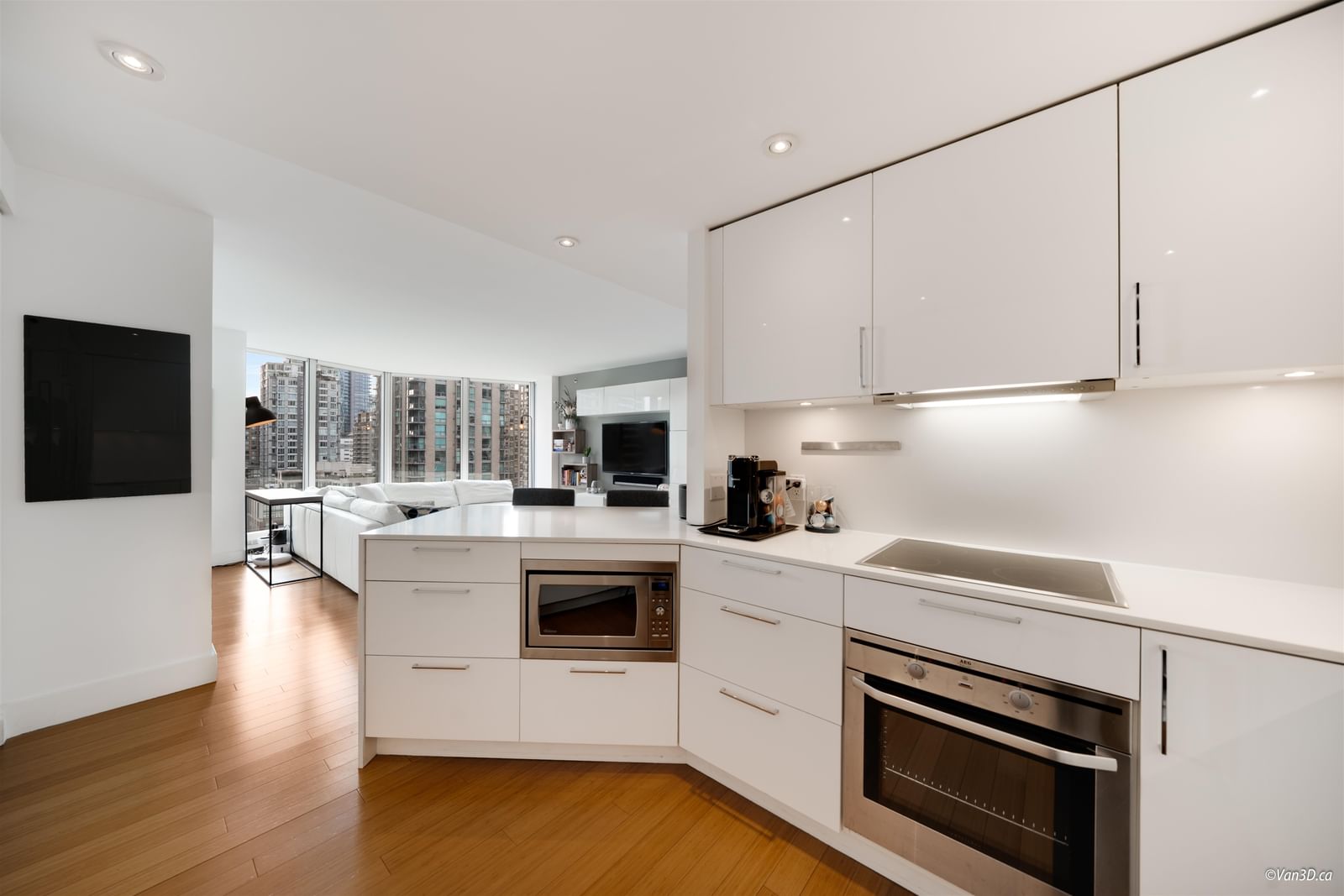 Listing Image 12