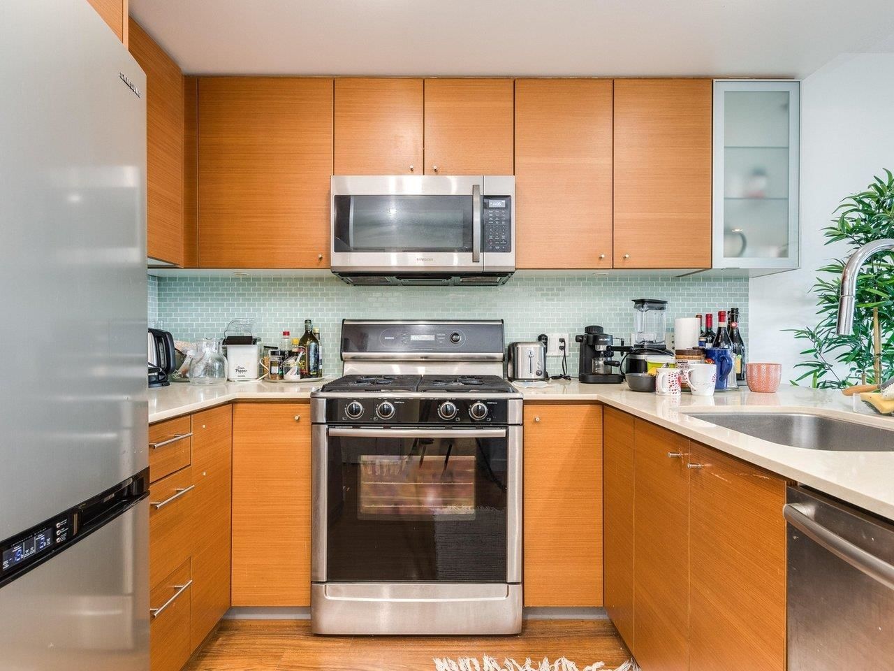 Listing Image 11