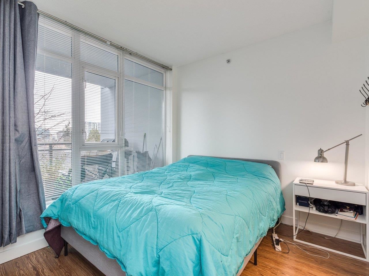 Listing Image 12