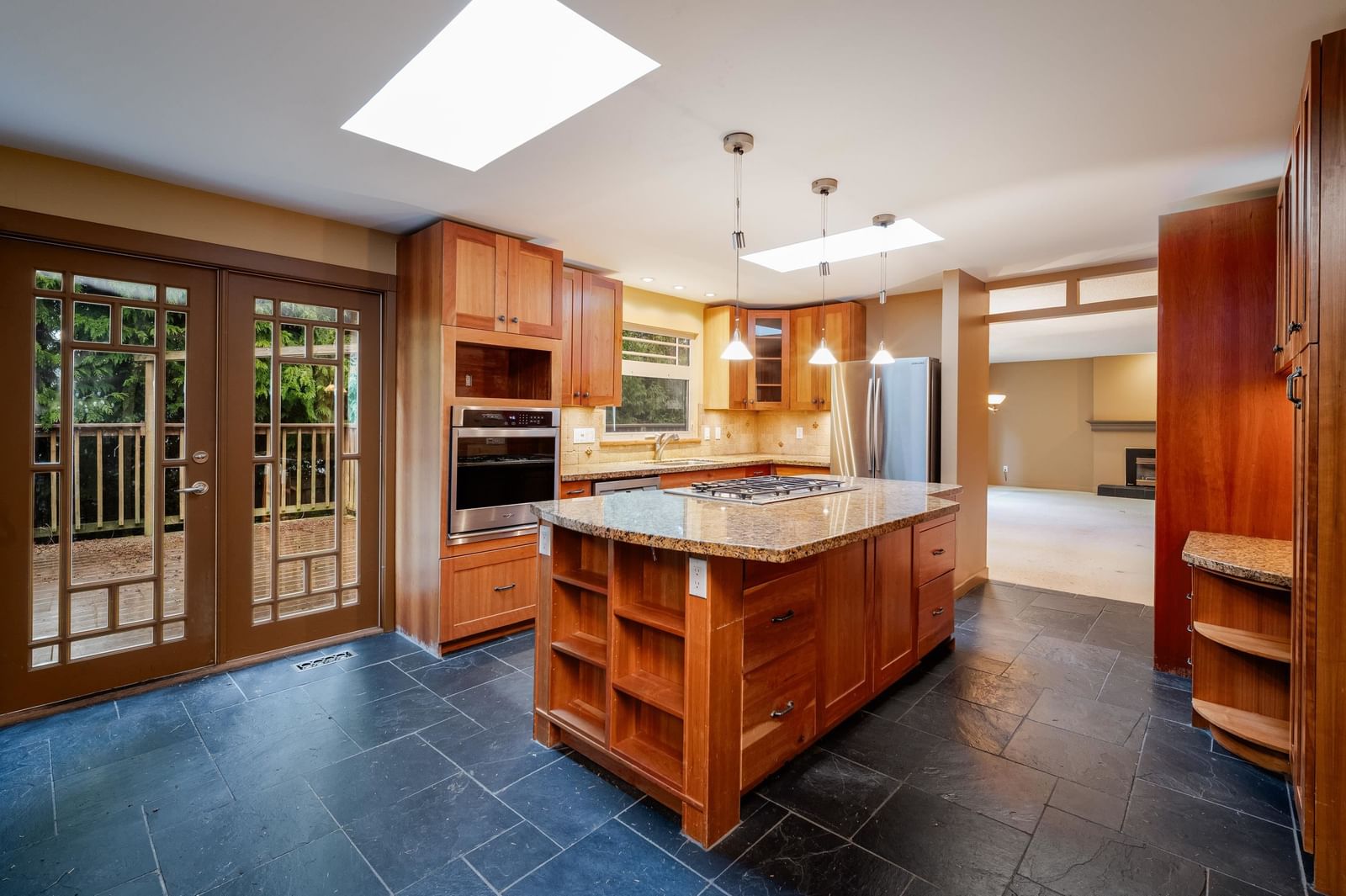 Listing Image 11