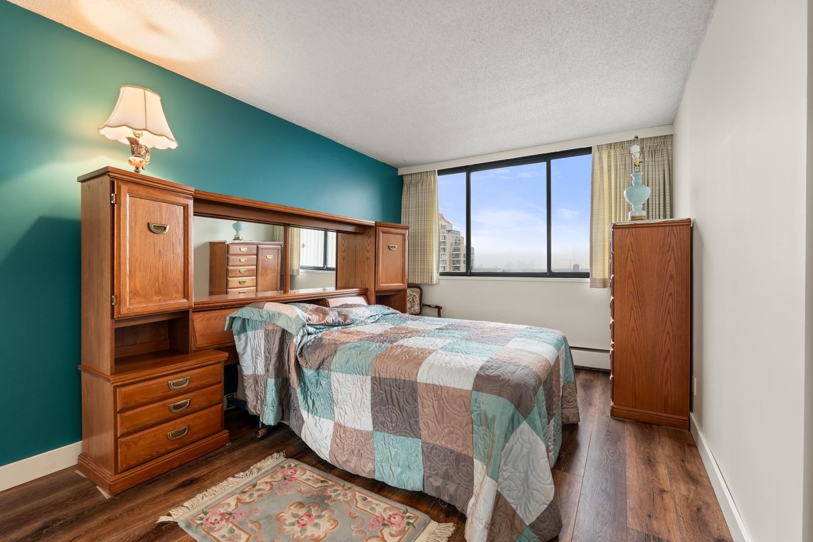 Listing Image 12