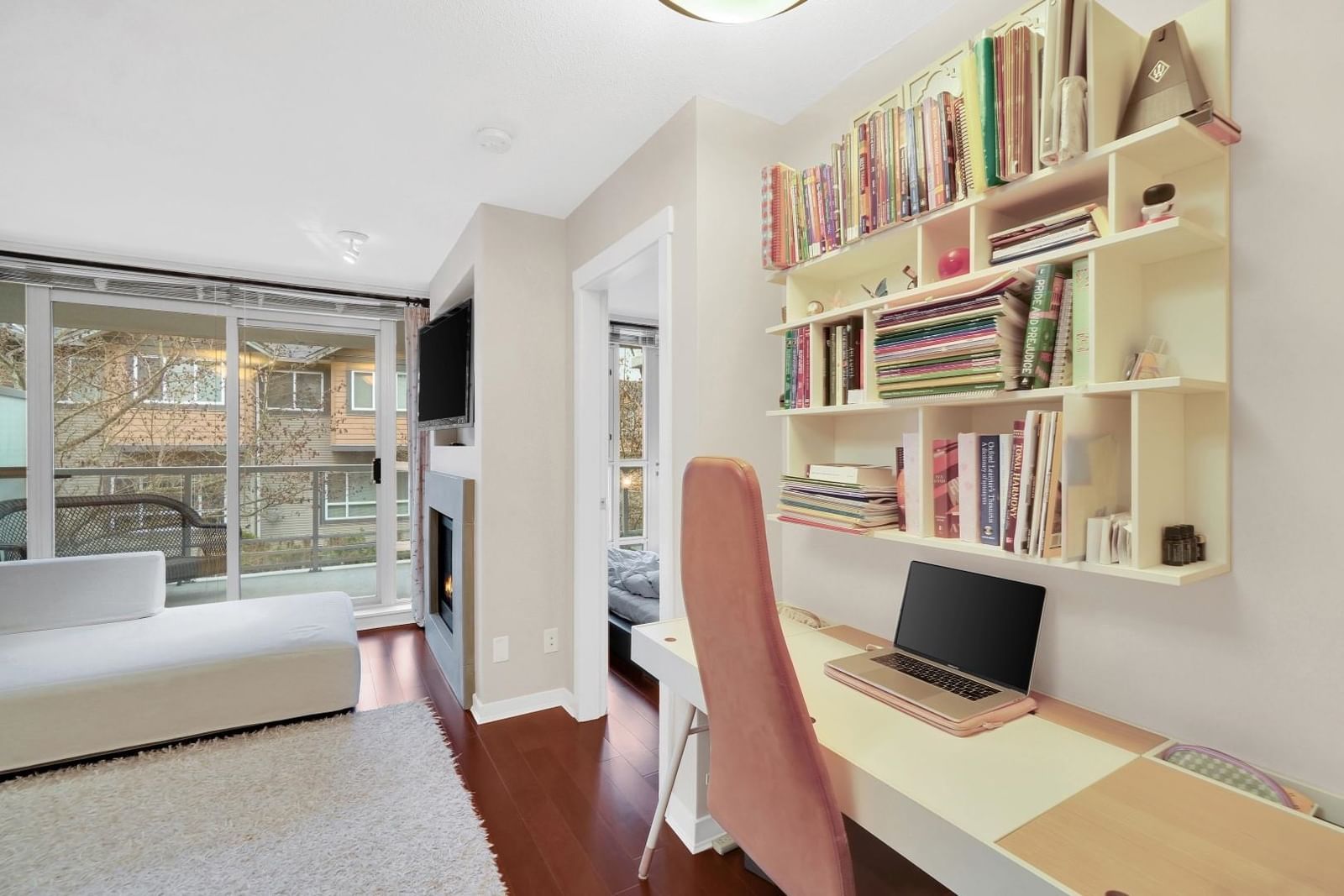 Listing Image 12