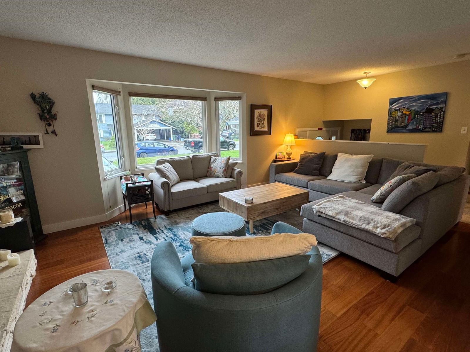 Listing Image 4