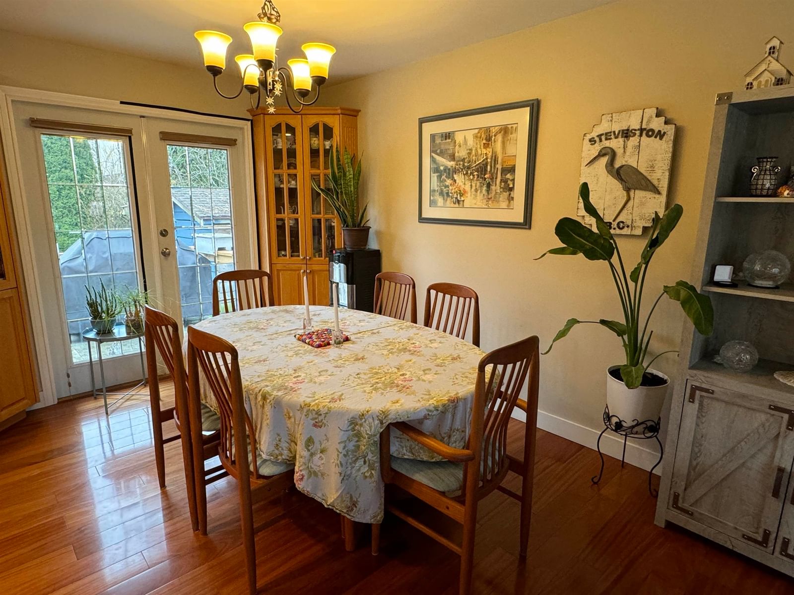 Listing Image 5